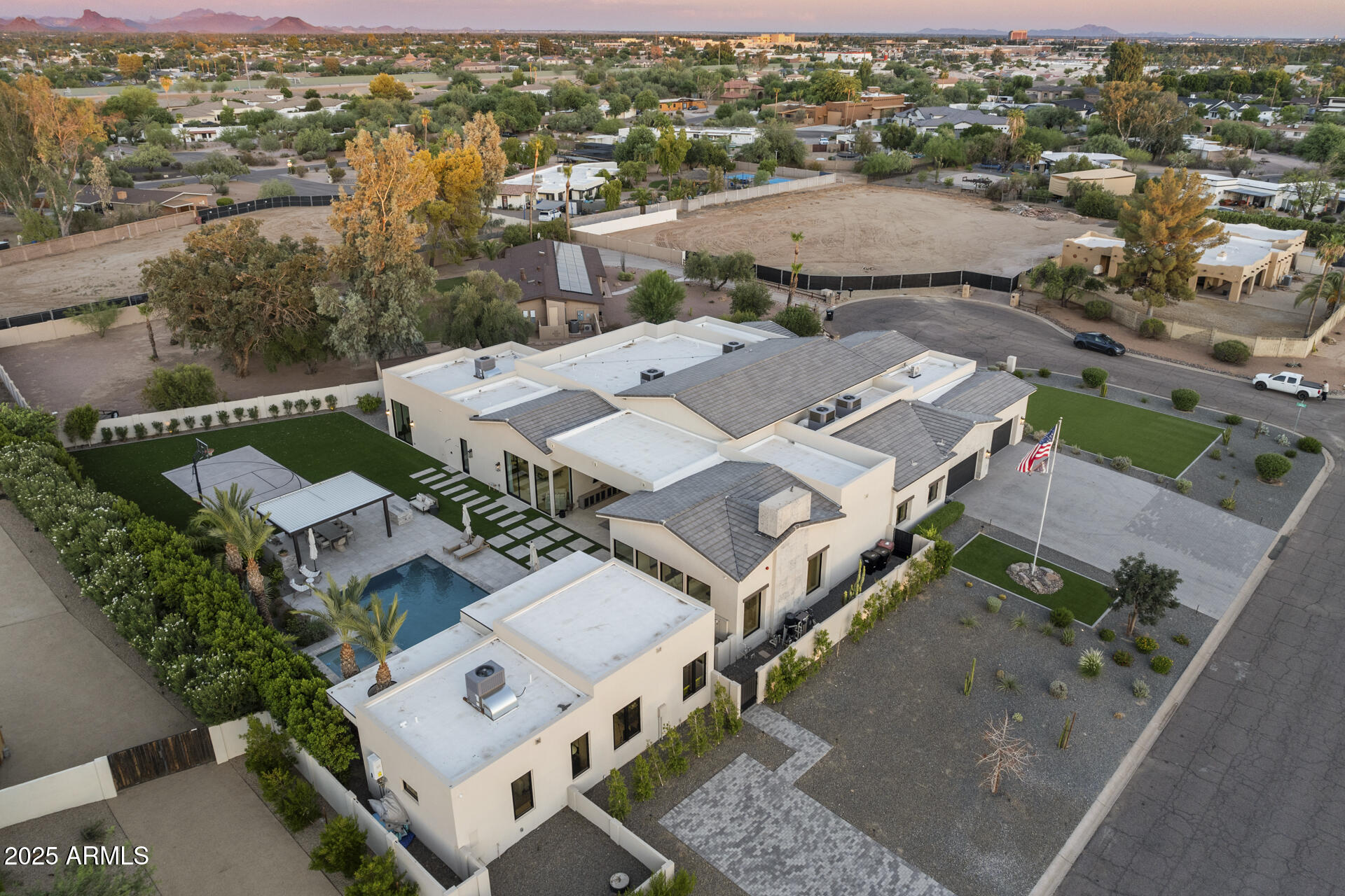 DESERT HILLS - Residential