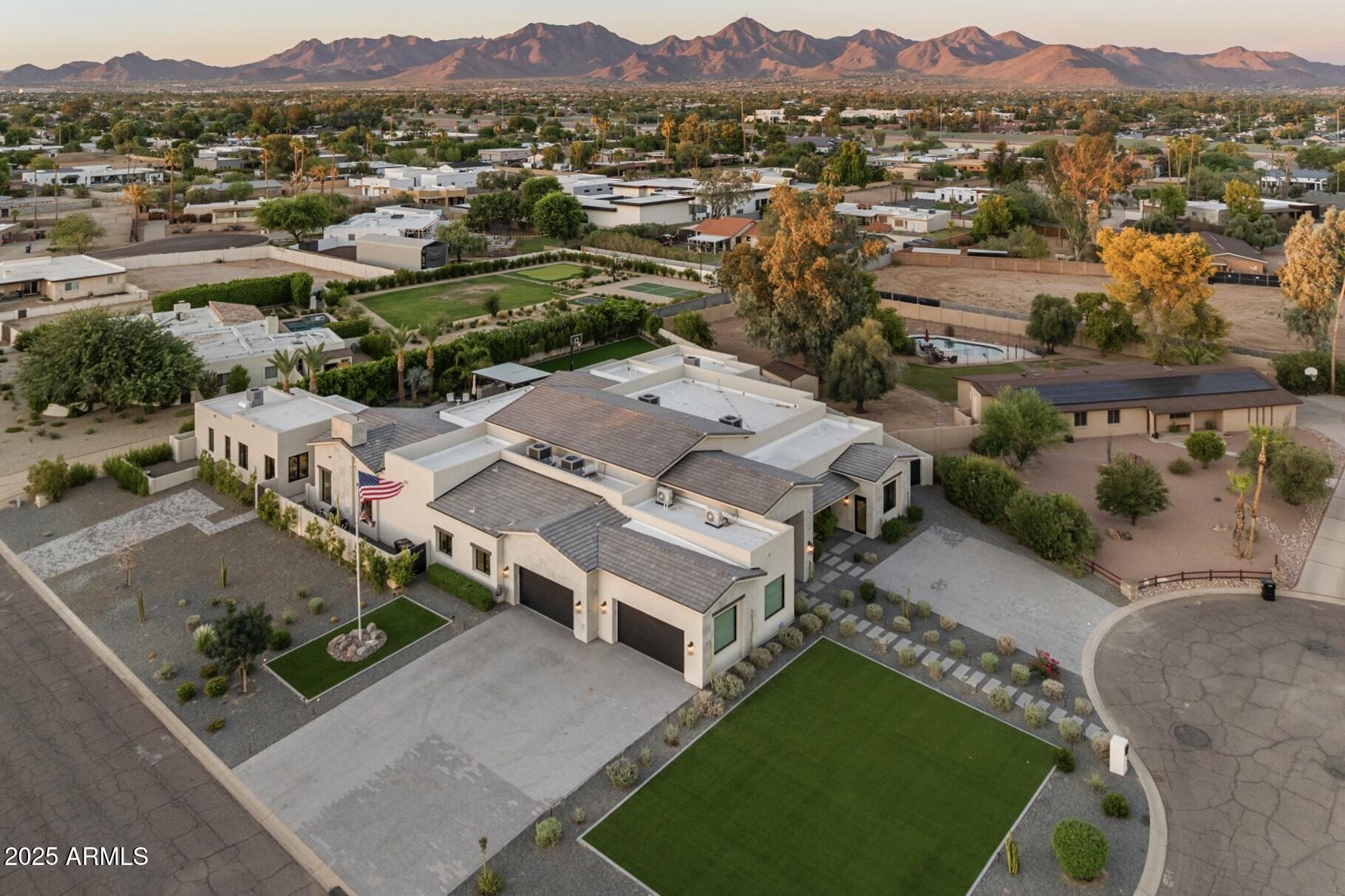 DESERT HILLS - Residential