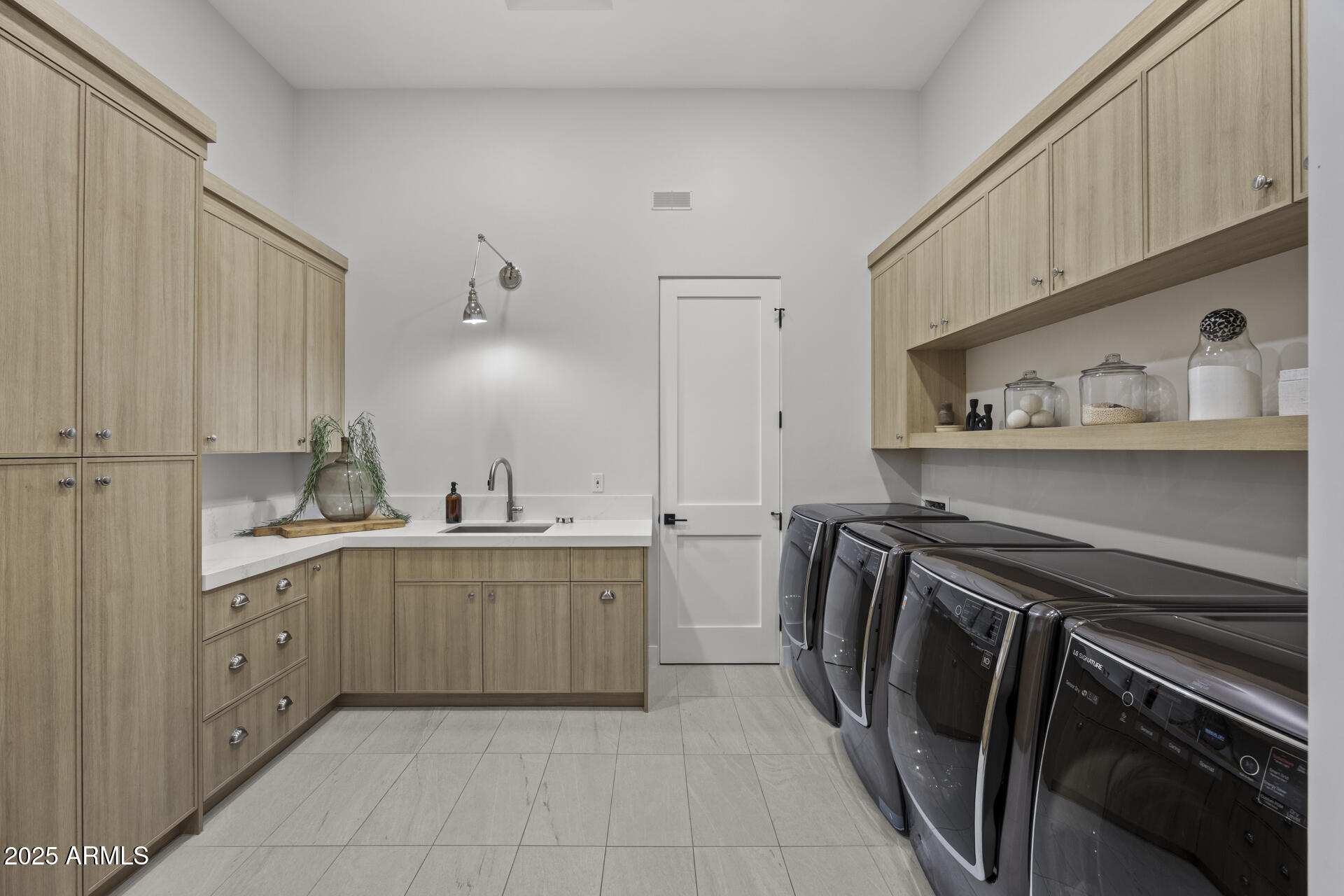 DESERT HILLS - Residential