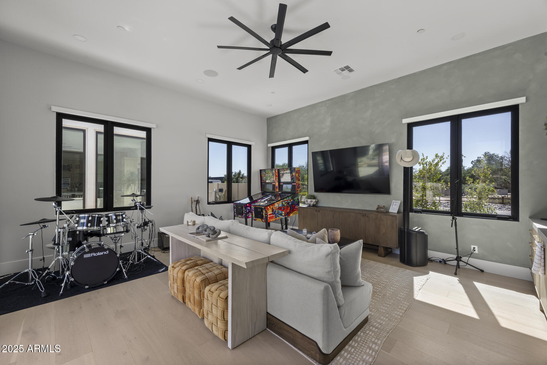 DESERT HILLS - Residential