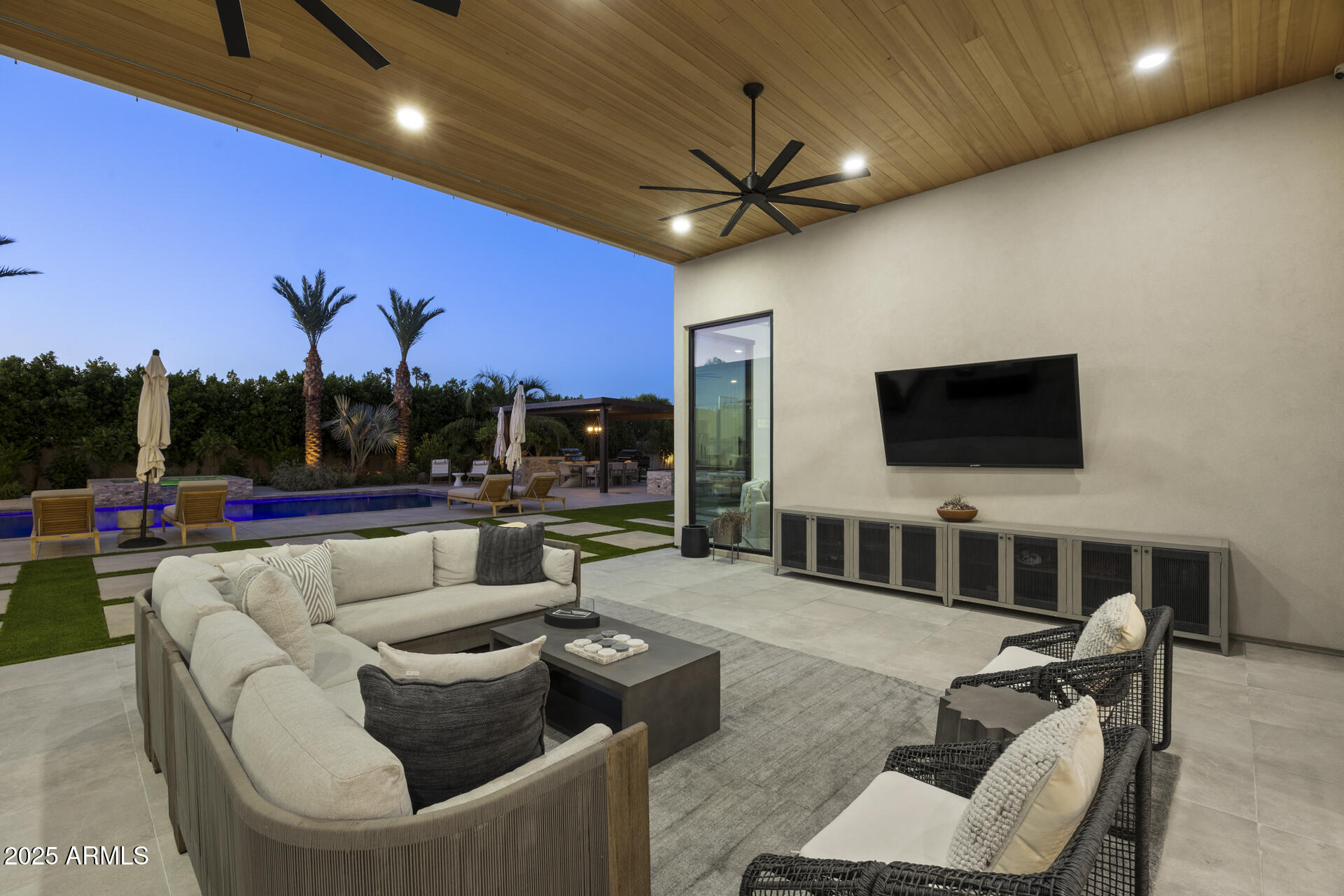 DESERT HILLS - Residential