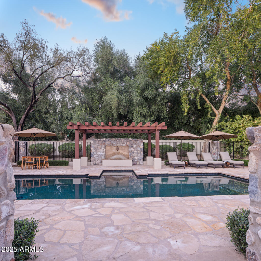 MOCKINGBIRD SQUARE - Residential