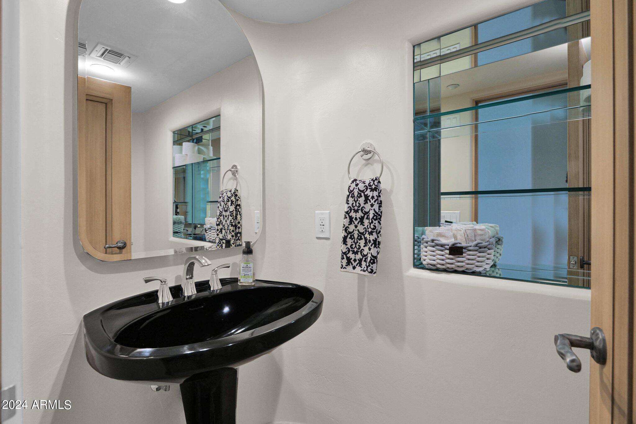 PINNACLE PEAK HEIGHTS 6 - Residential