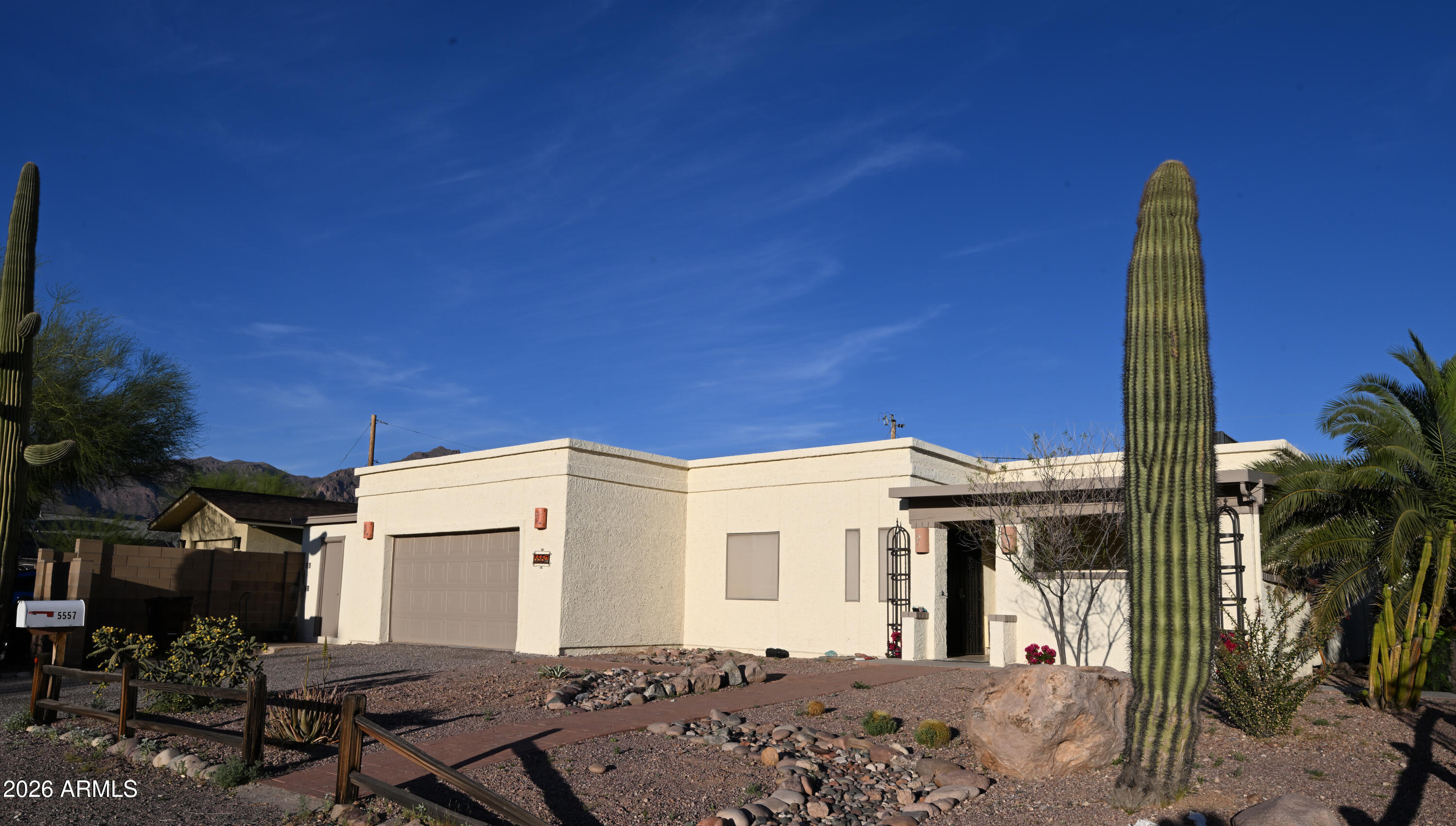GOLDEN SPRINGS - Residential
