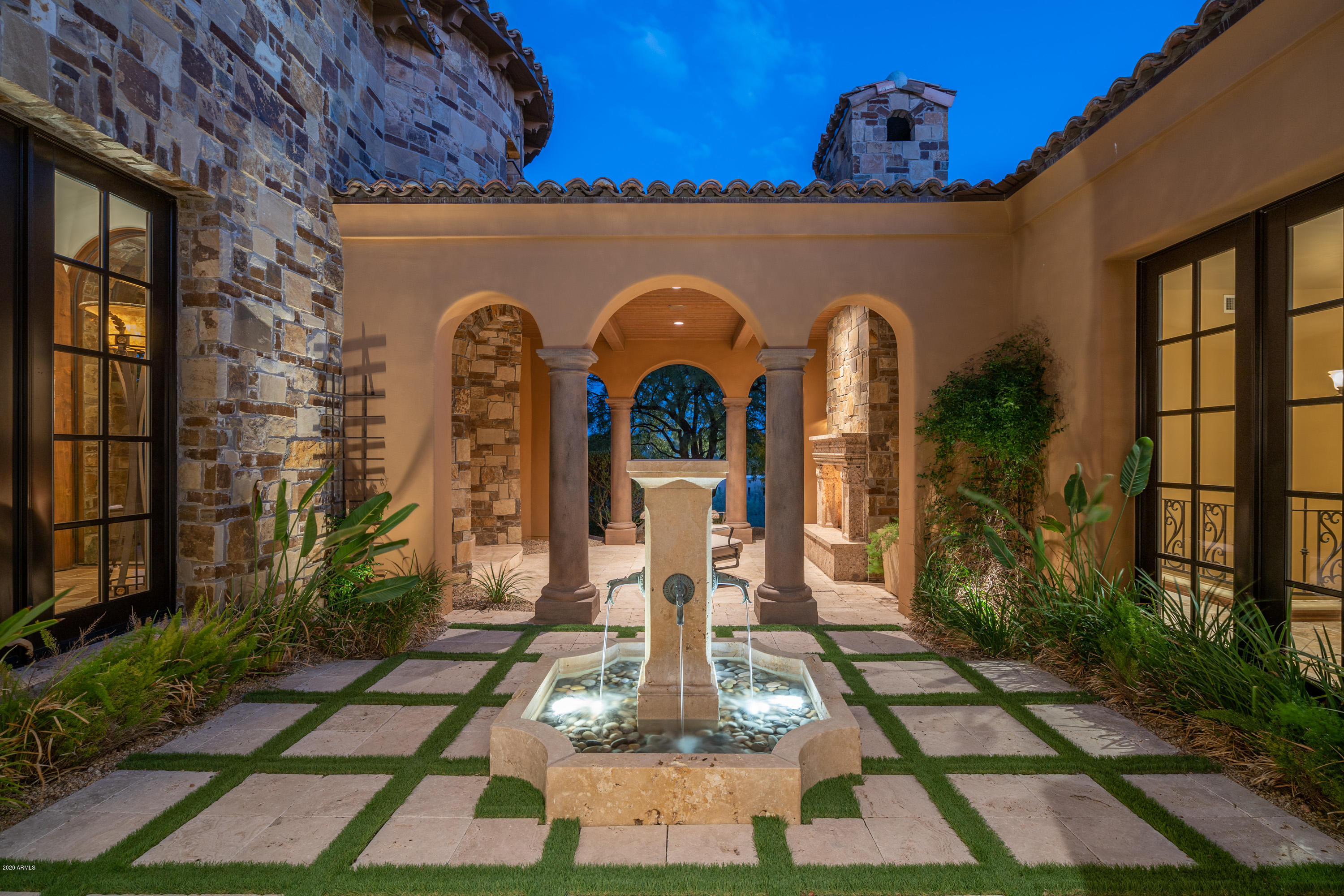 DESERT MOUNTAIN - Residential