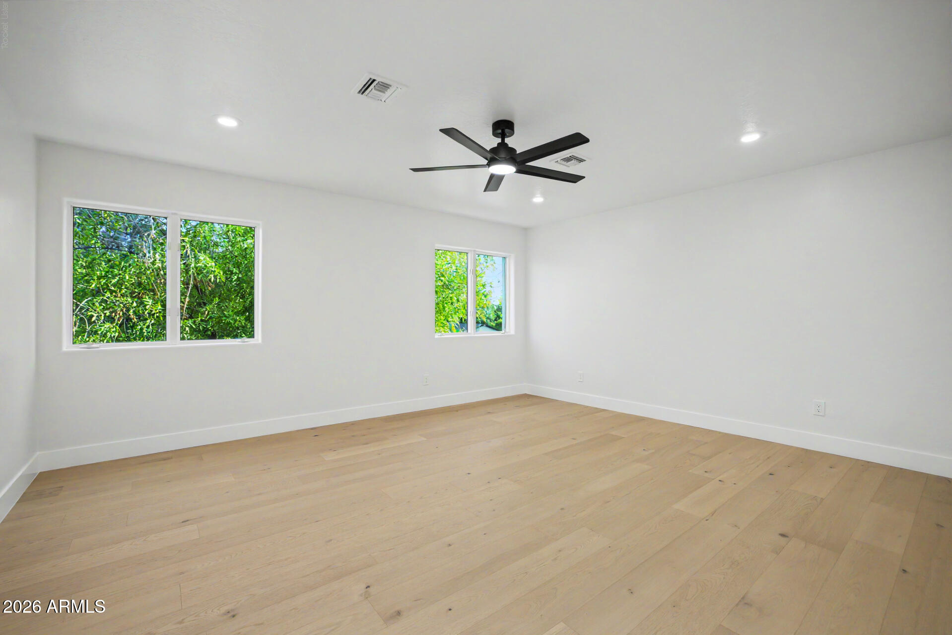 MEADOWLARK MANOR - Residential