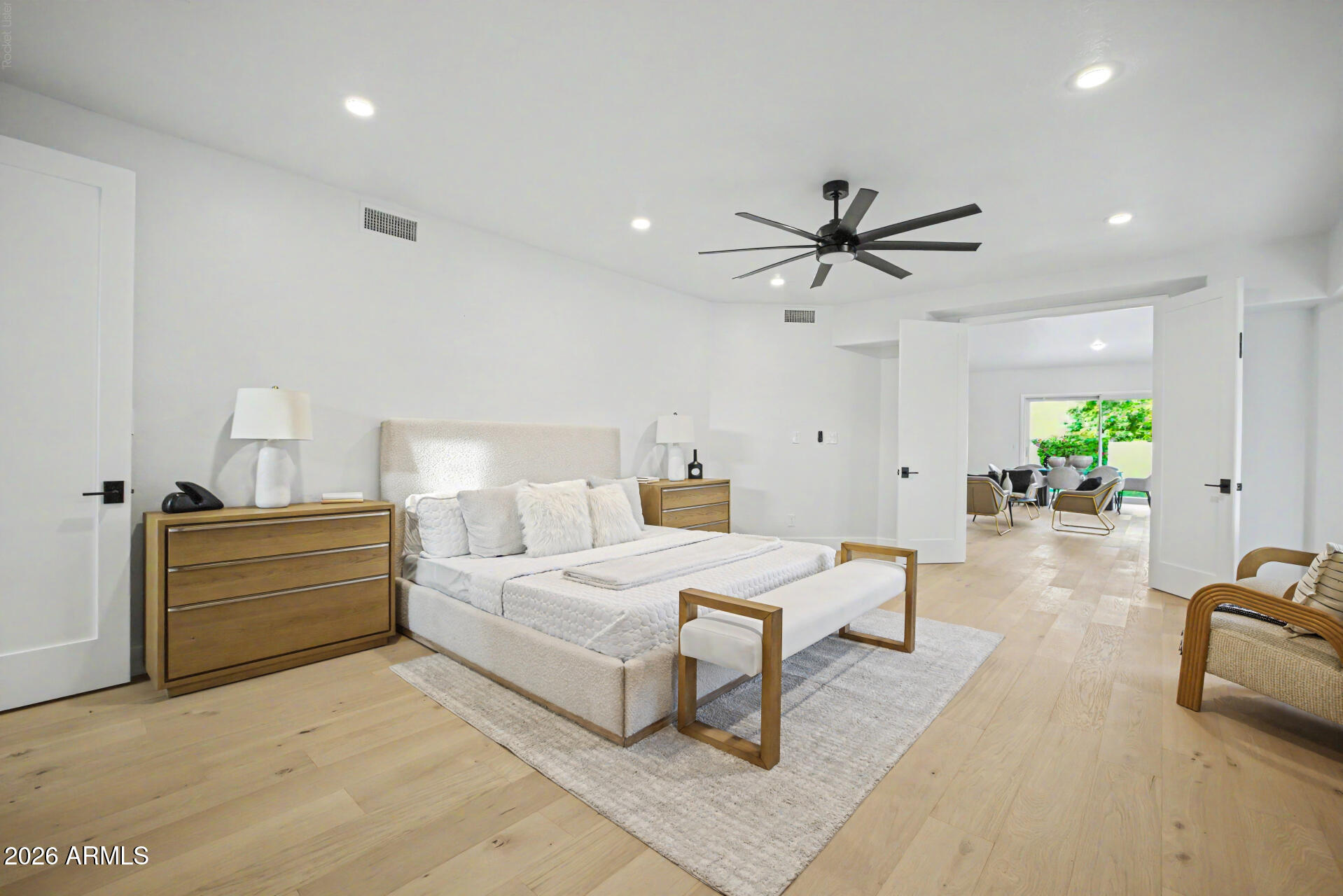 MEADOWLARK MANOR - Residential