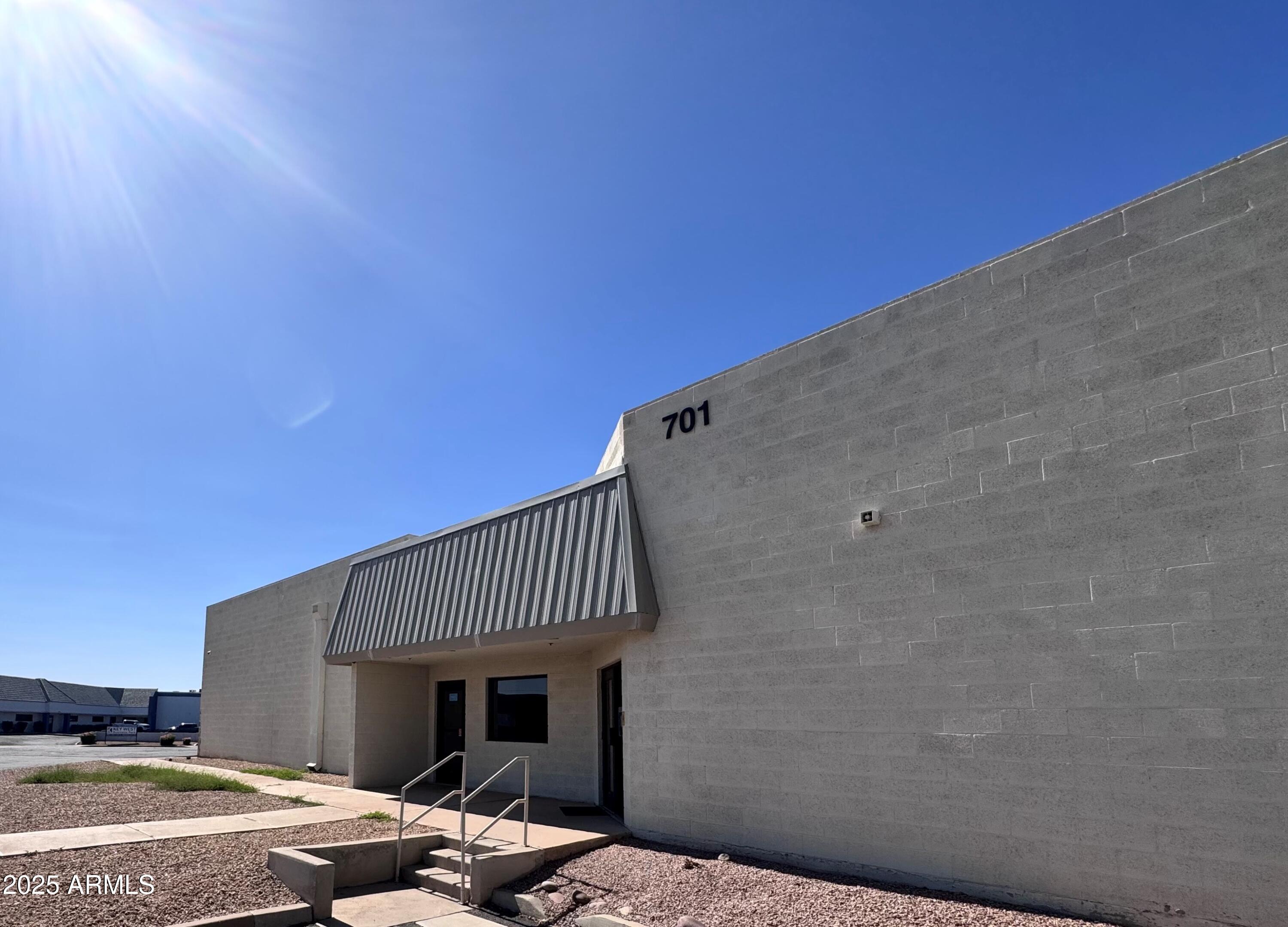 GOLDEN KEY PLAZA - Commercial Sale