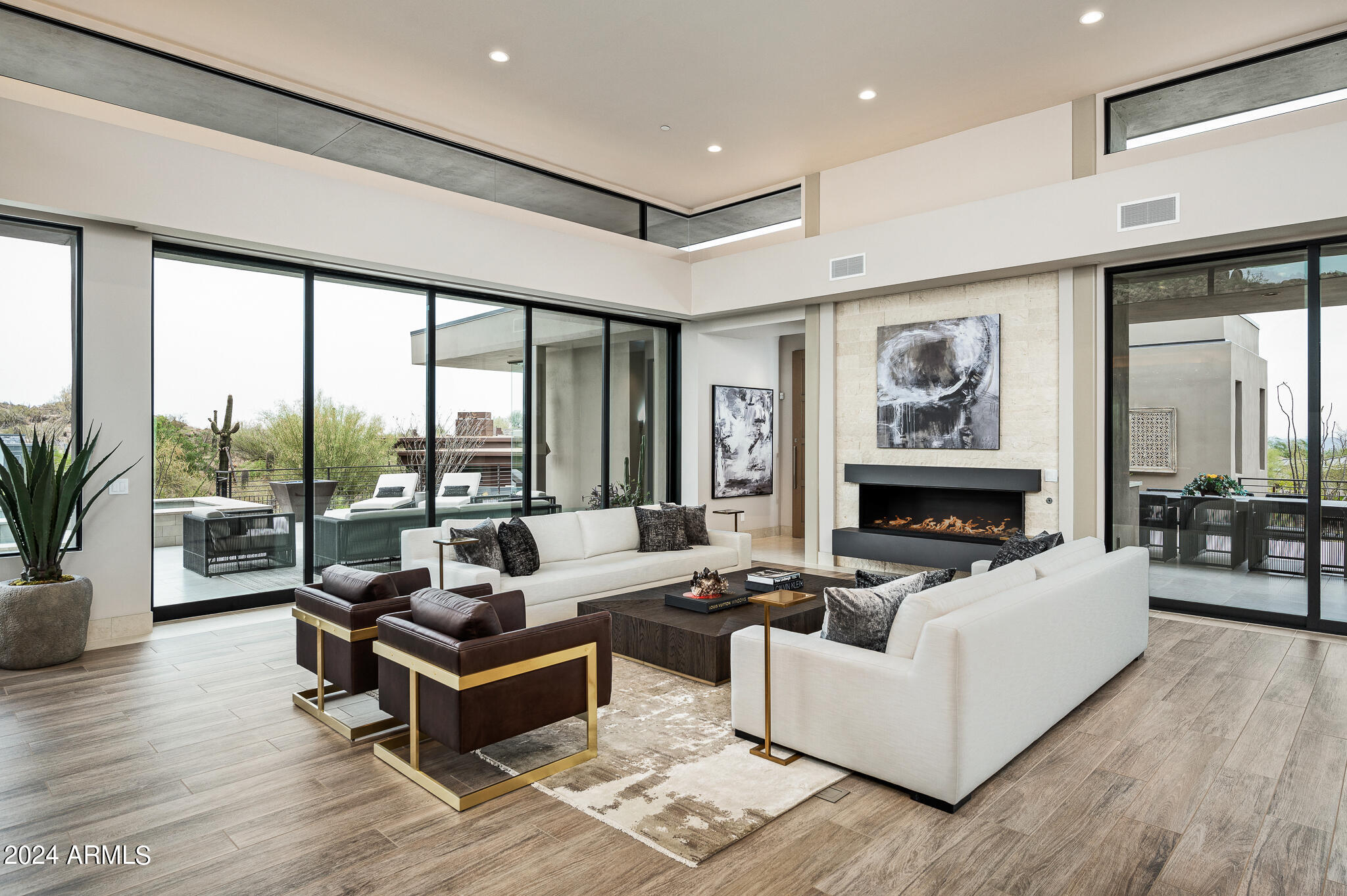 ESTANCIA - Residential