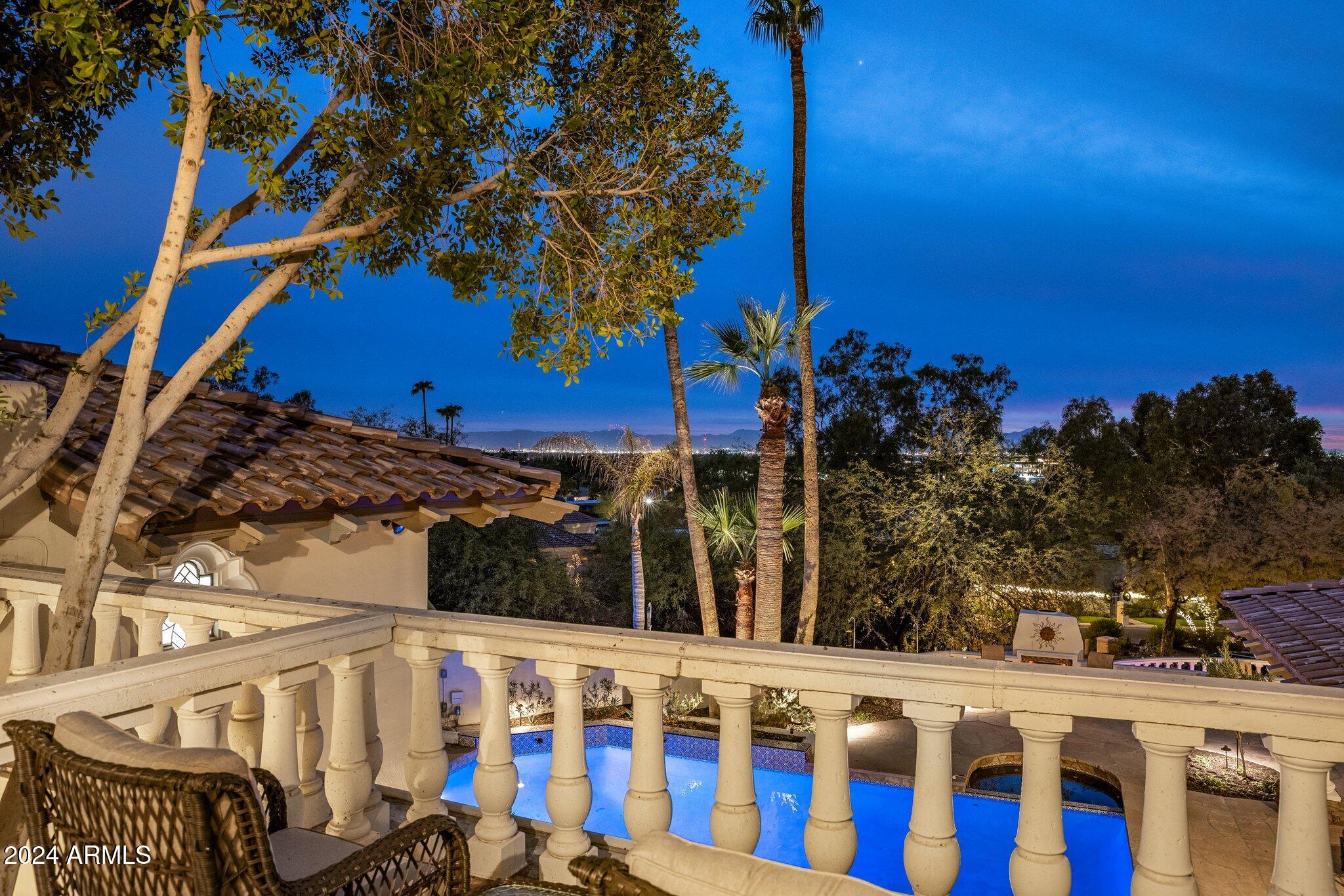 CAMELBACK CANYON - Residential