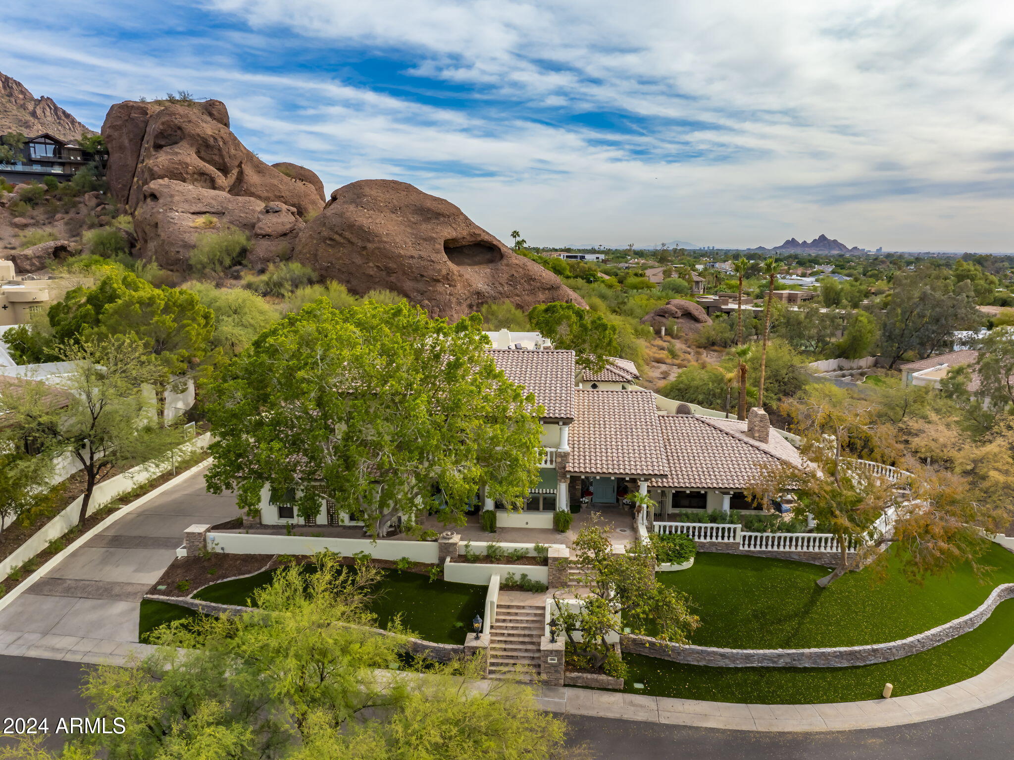 CAMELBACK CANYON - Residential