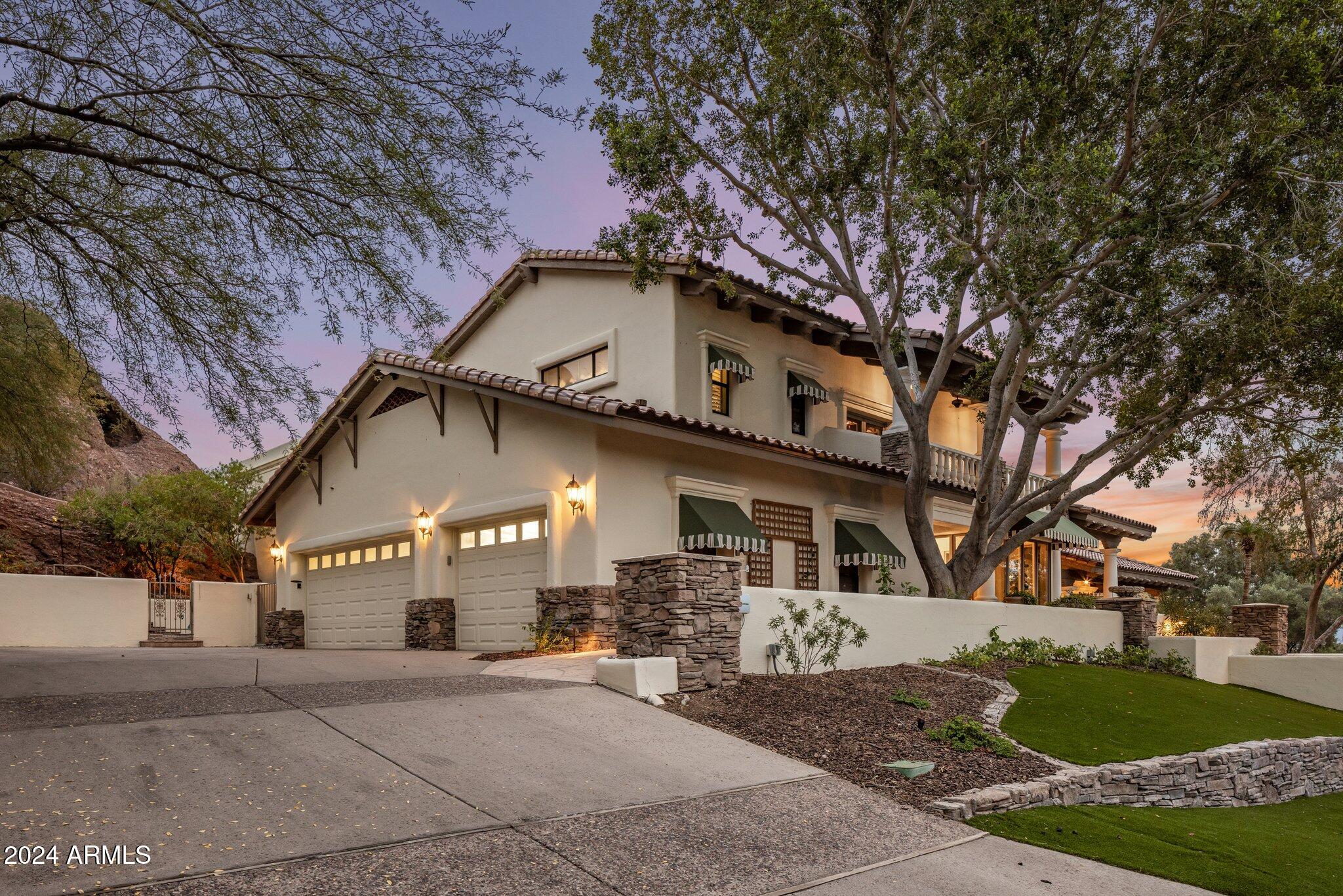 CAMELBACK CANYON - Residential