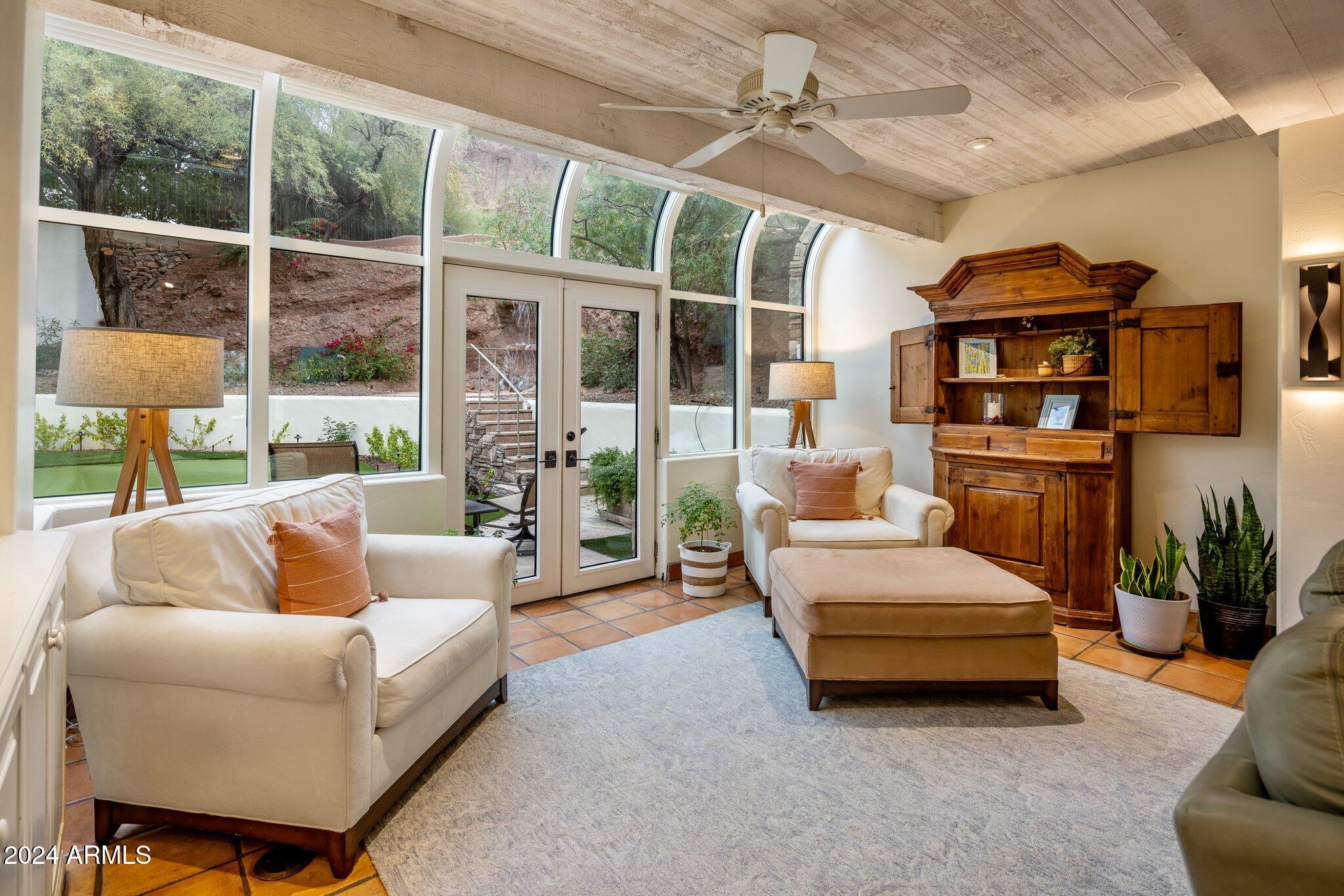 CAMELBACK CANYON - Residential