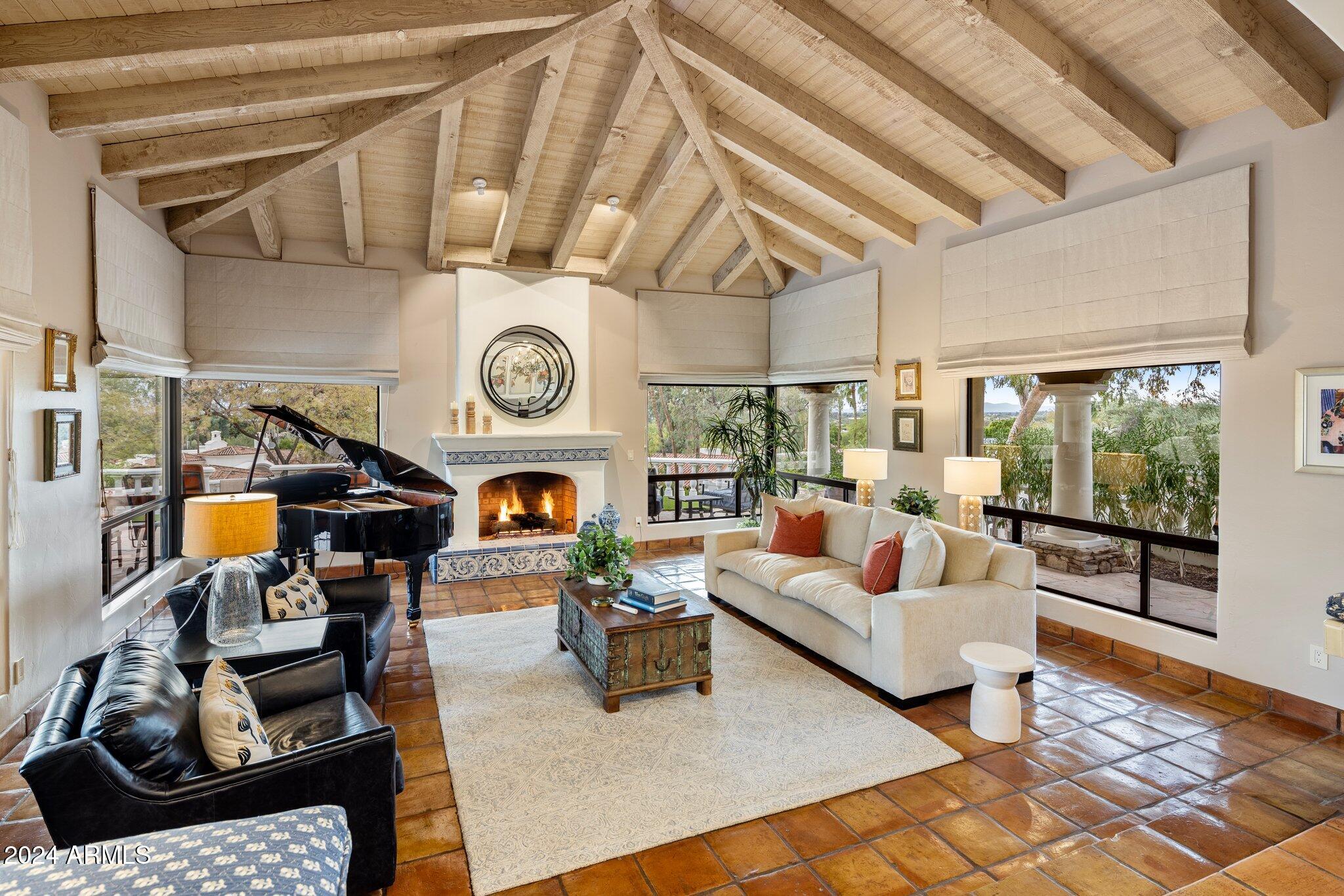 CAMELBACK CANYON - Residential
