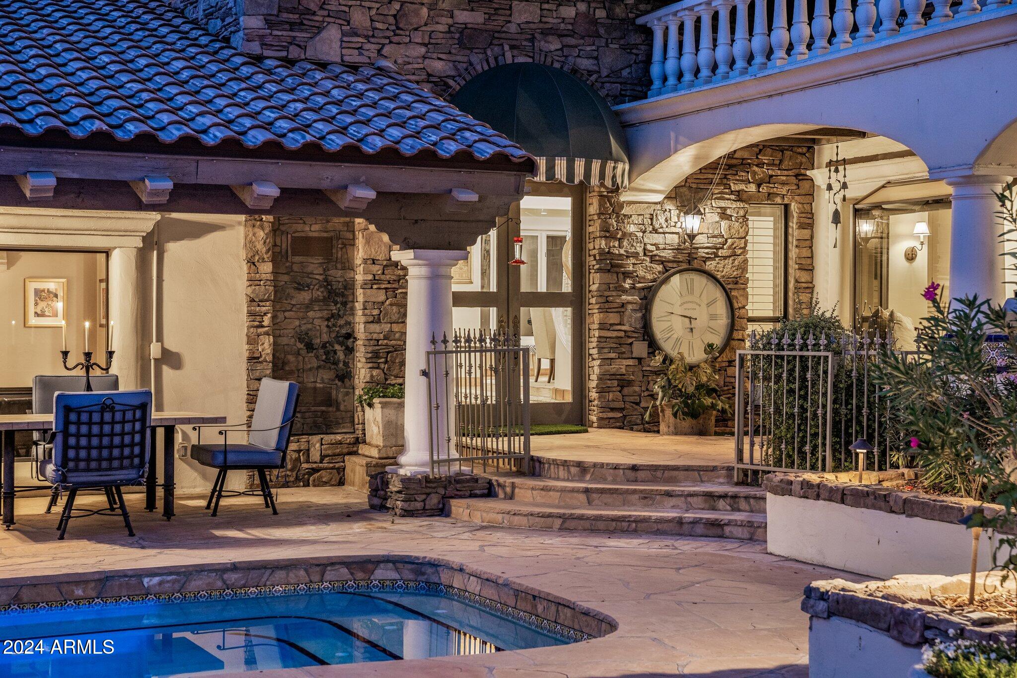 CAMELBACK CANYON - Residential