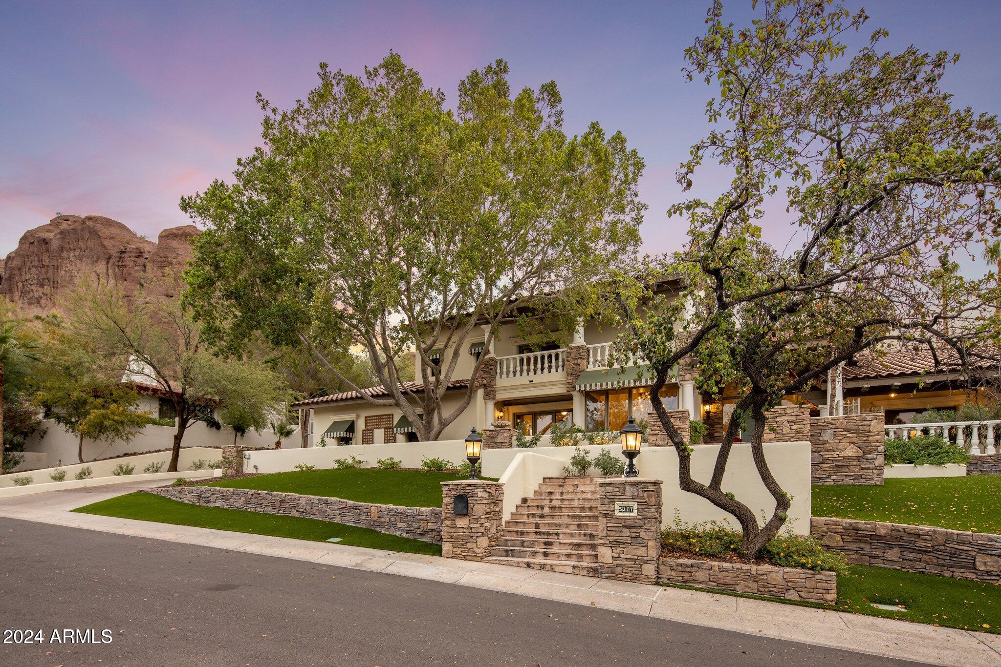 CAMELBACK CANYON - Residential