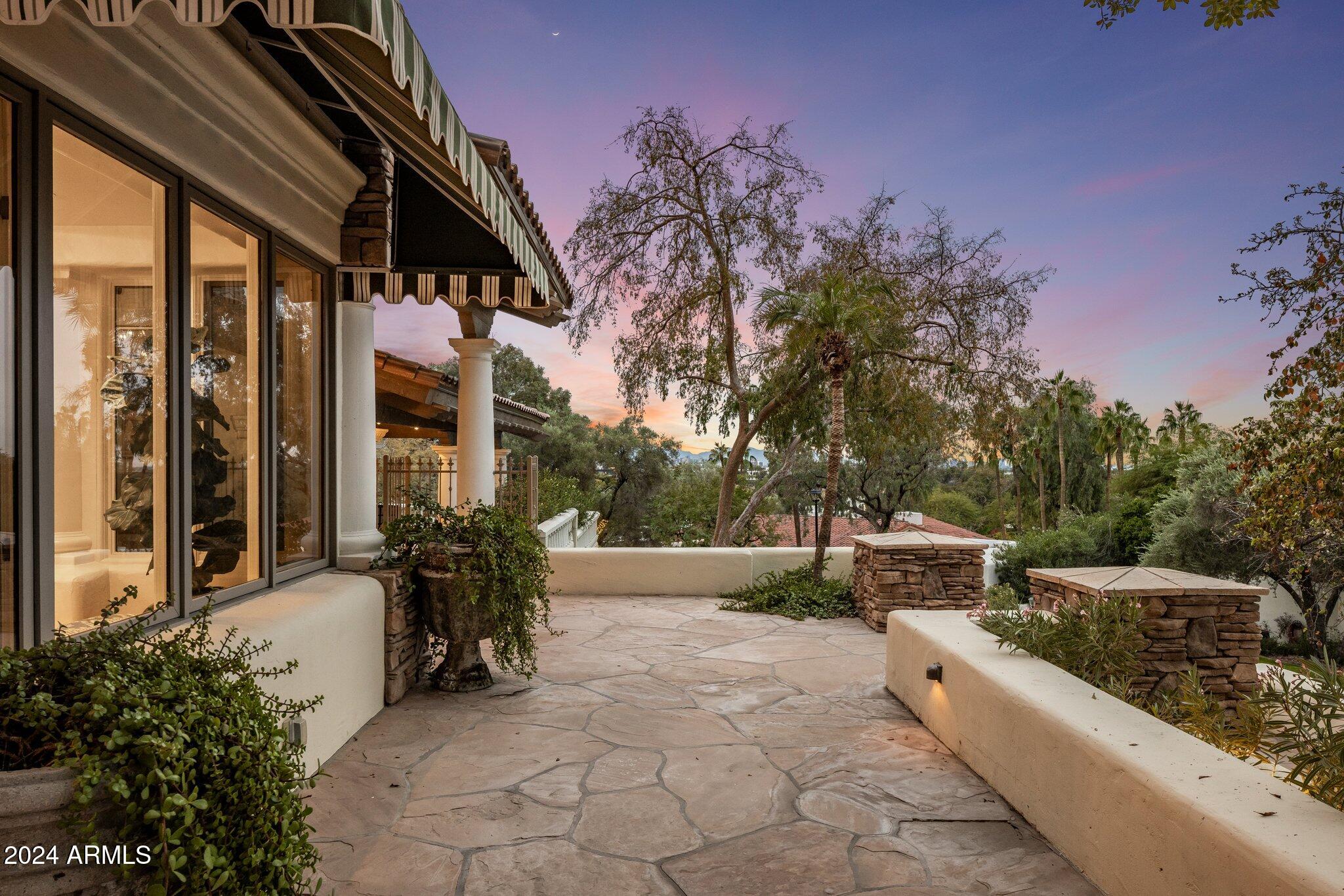 CAMELBACK CANYON - Residential
