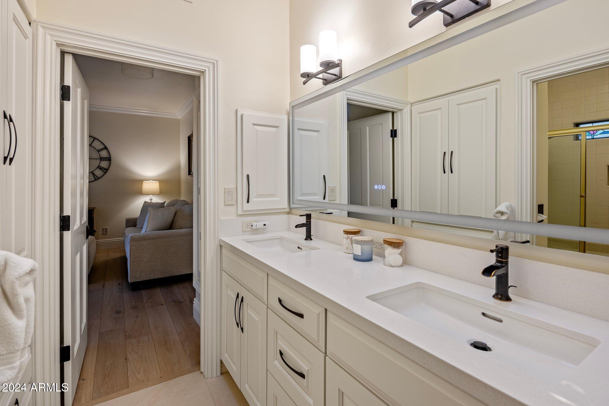 CAMELBACK CANYON - Residential