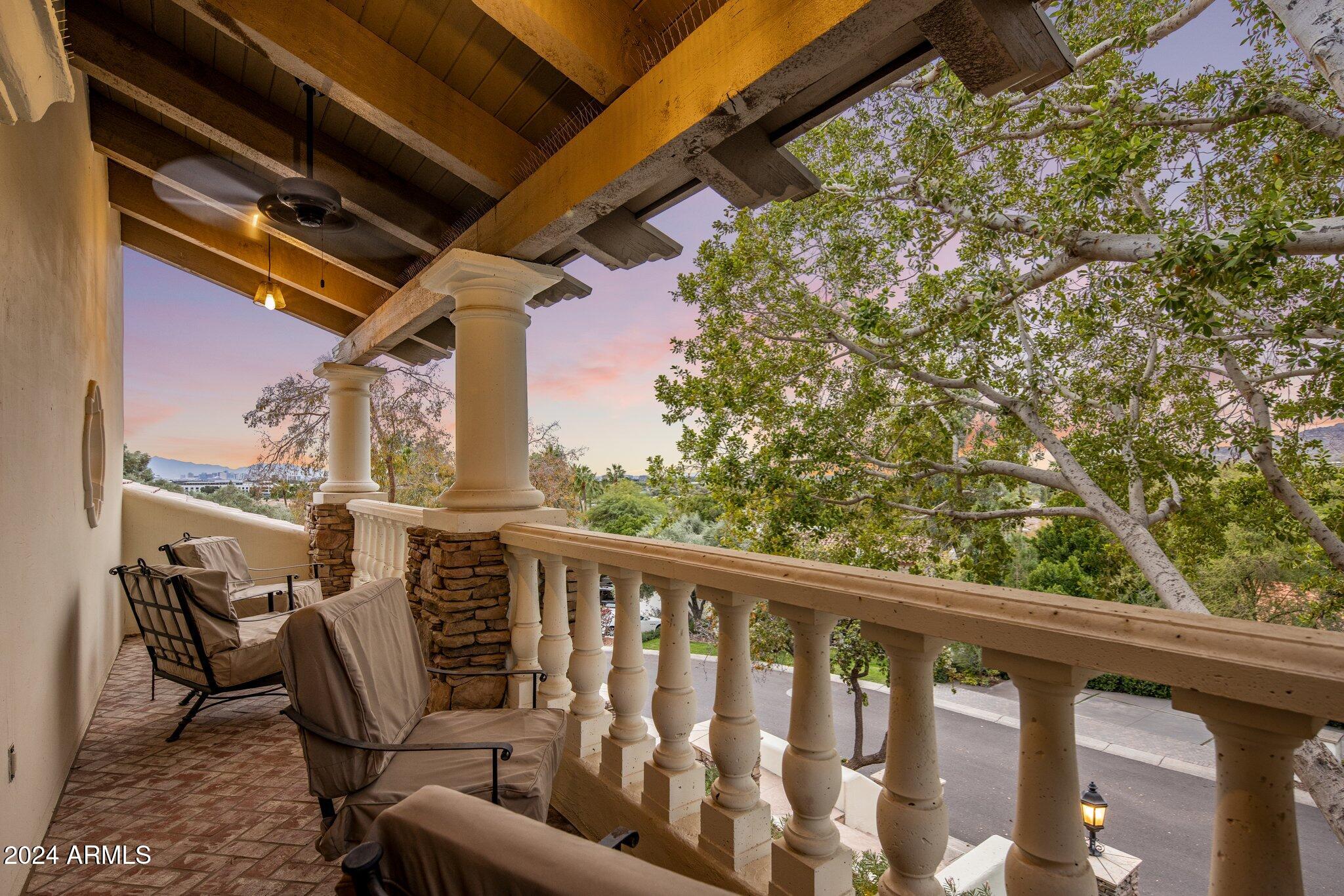 CAMELBACK CANYON - Residential