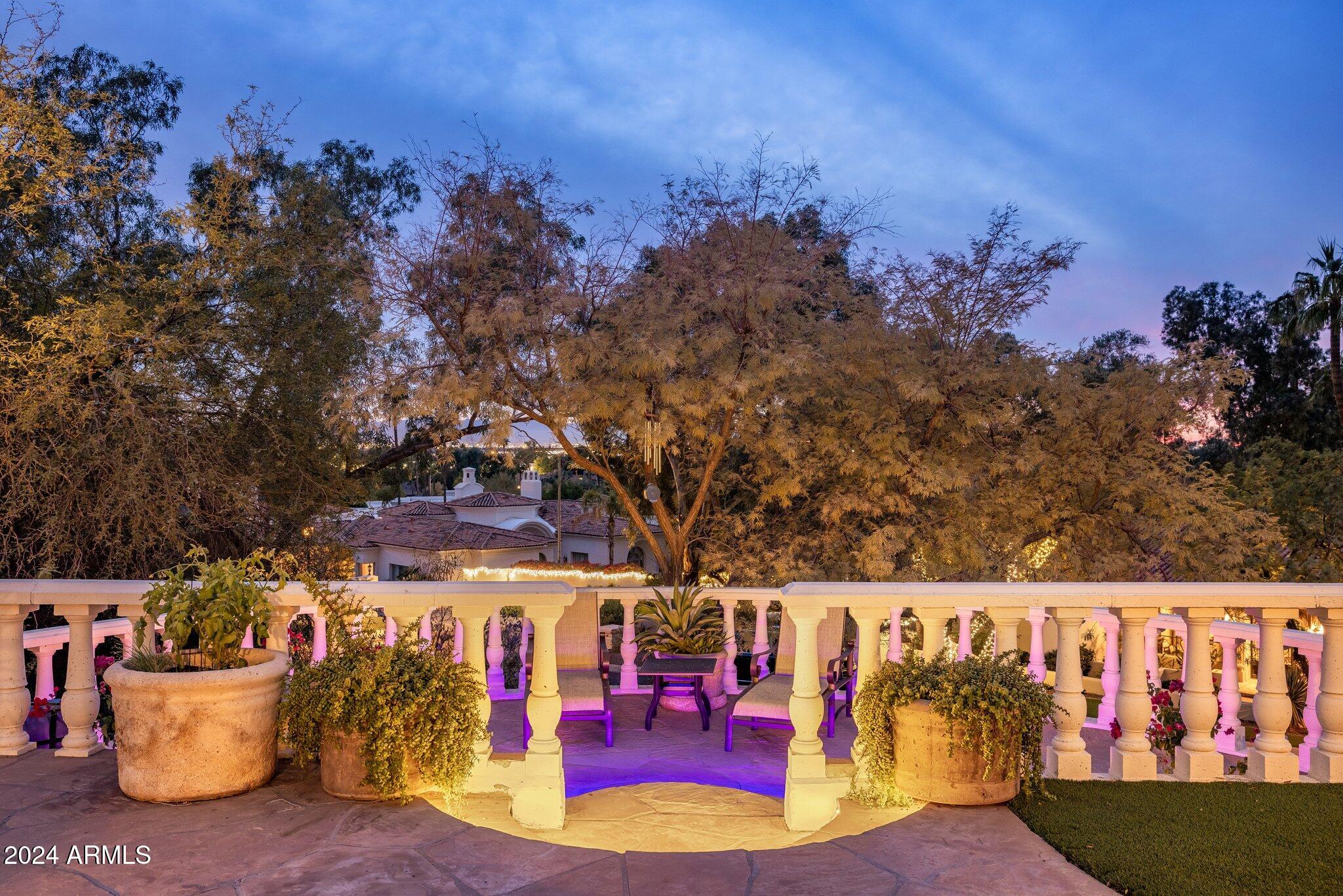 CAMELBACK CANYON - Residential