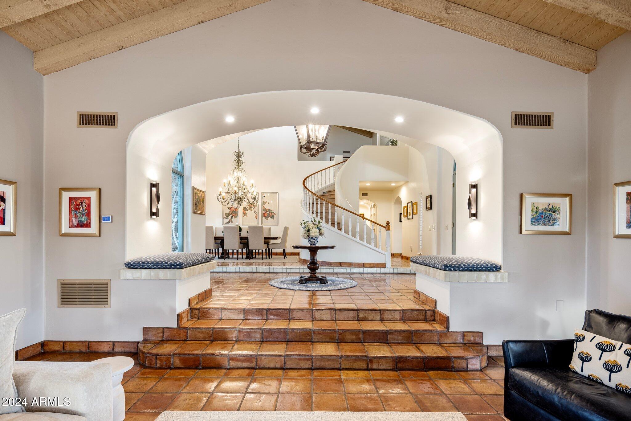CAMELBACK CANYON - Residential
