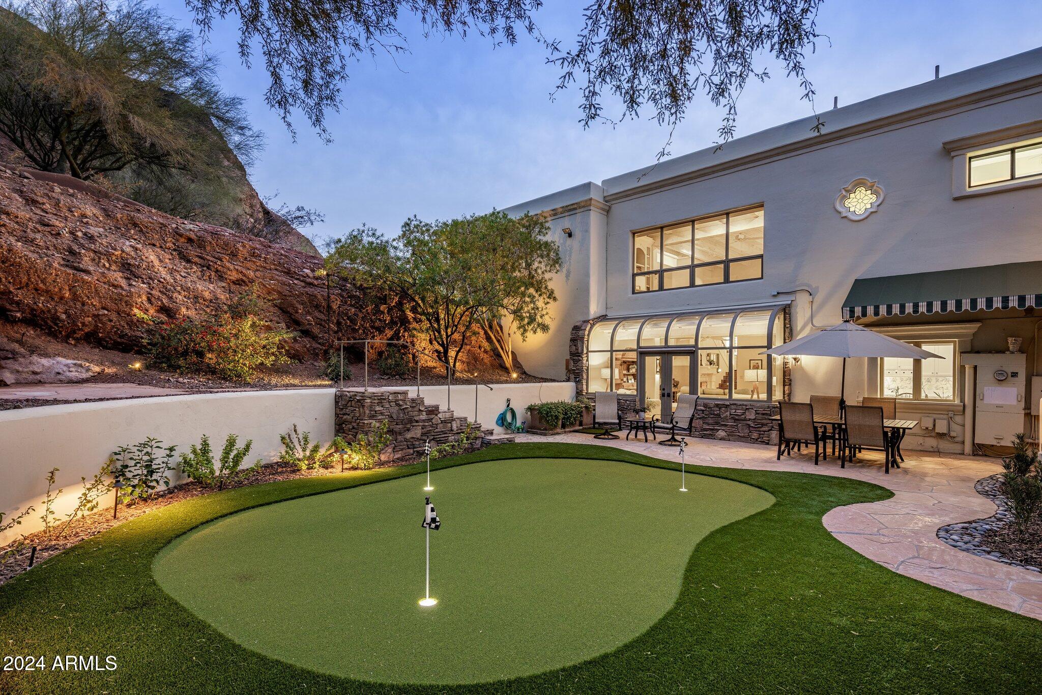 CAMELBACK CANYON - Residential