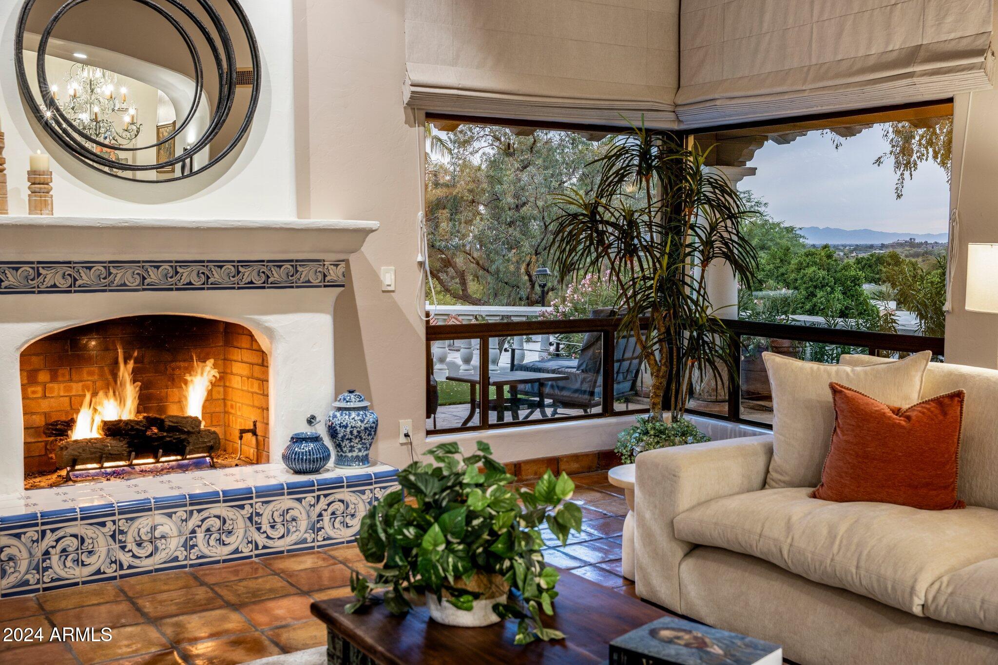 CAMELBACK CANYON - Residential