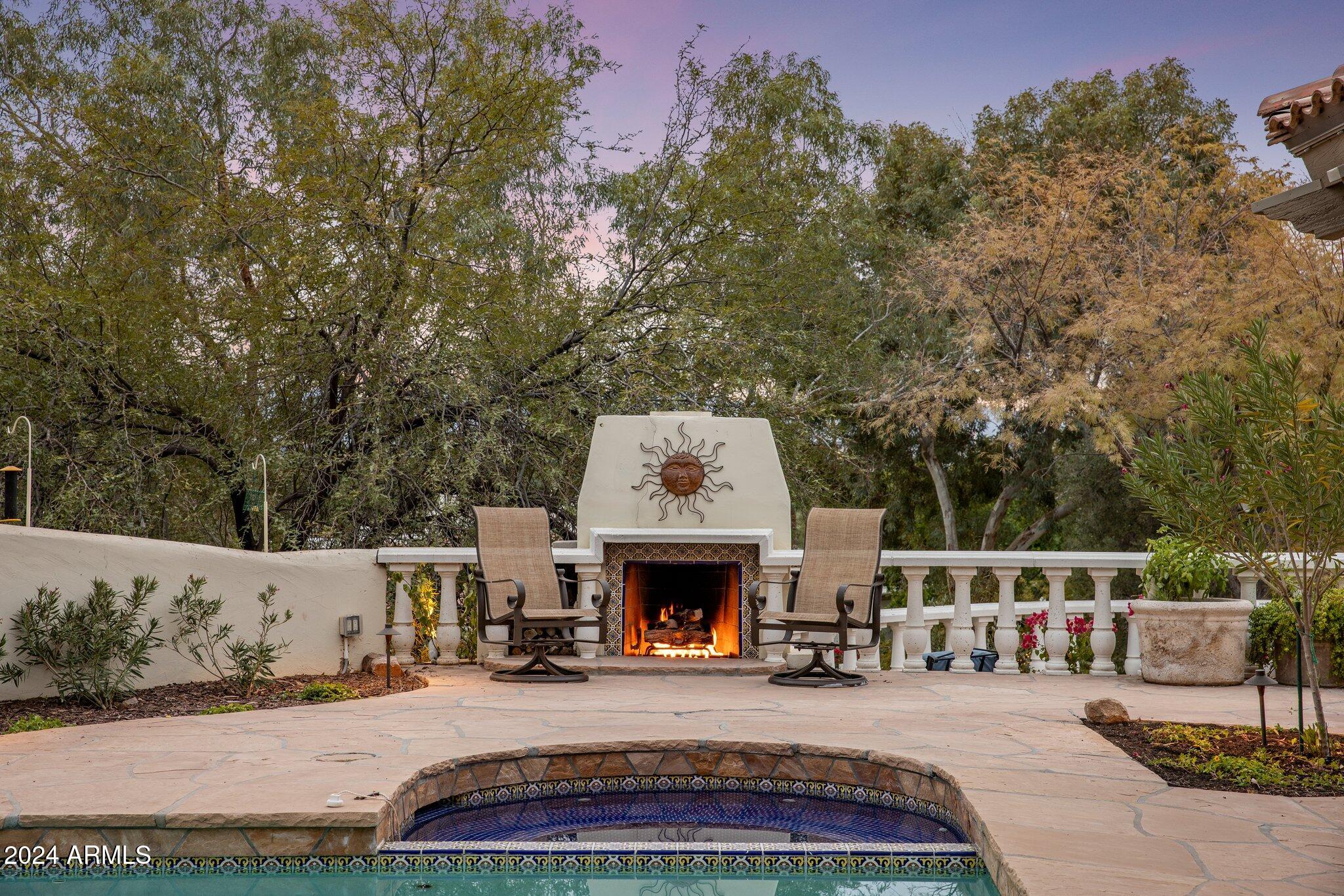 CAMELBACK CANYON - Residential
