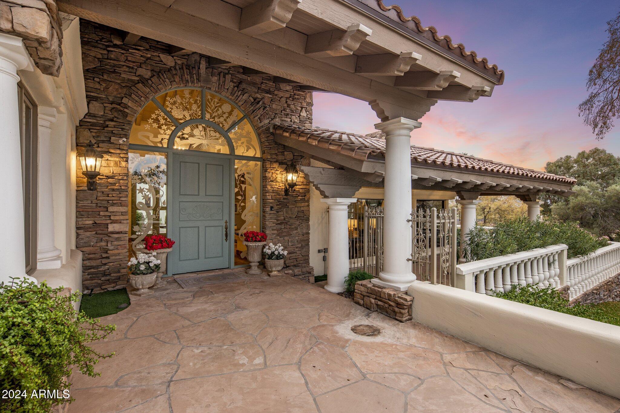 CAMELBACK CANYON - Residential