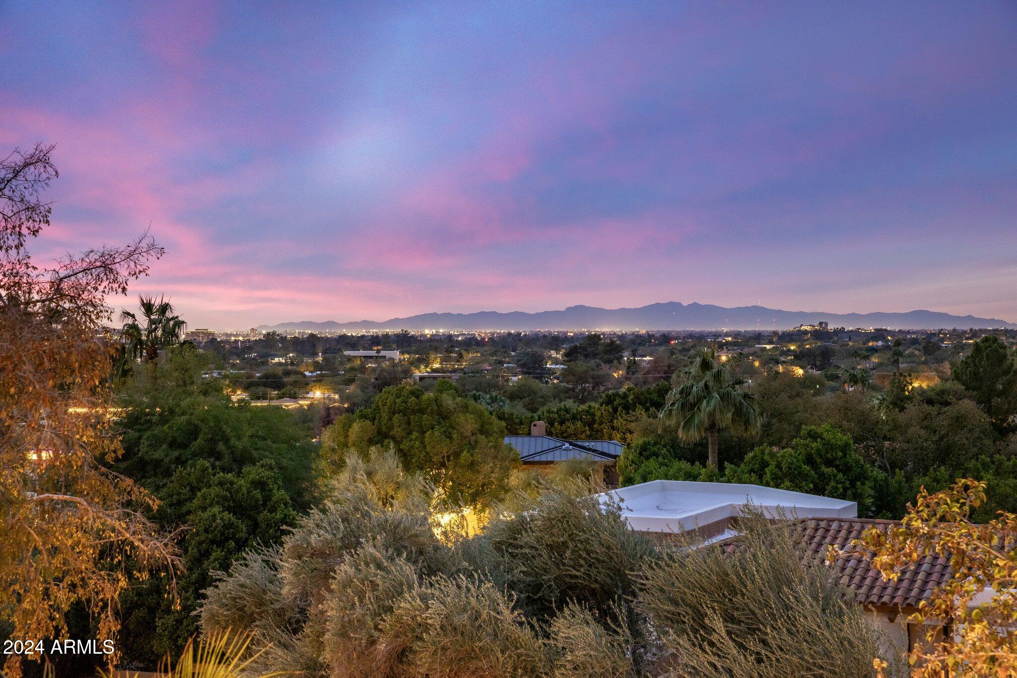 CAMELBACK CANYON - Residential
