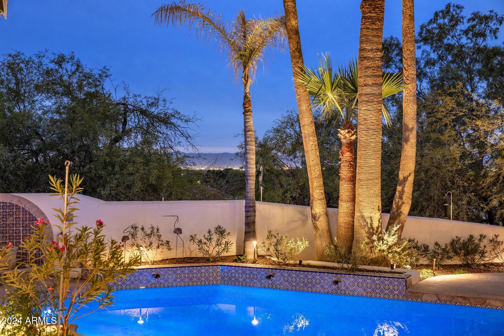 CAMELBACK CANYON - Residential