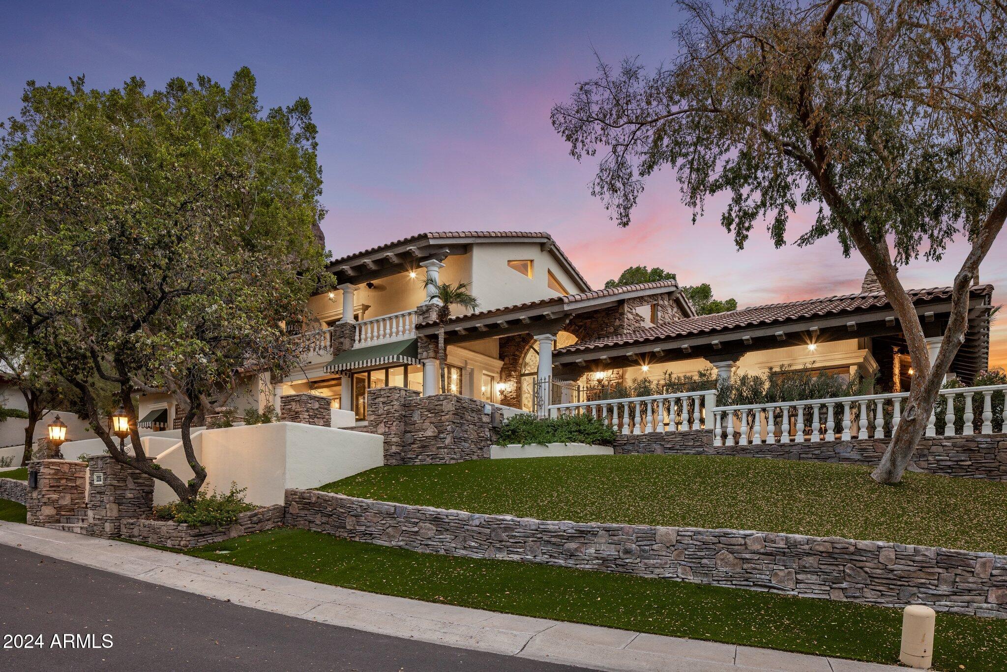 CAMELBACK CANYON - Residential
