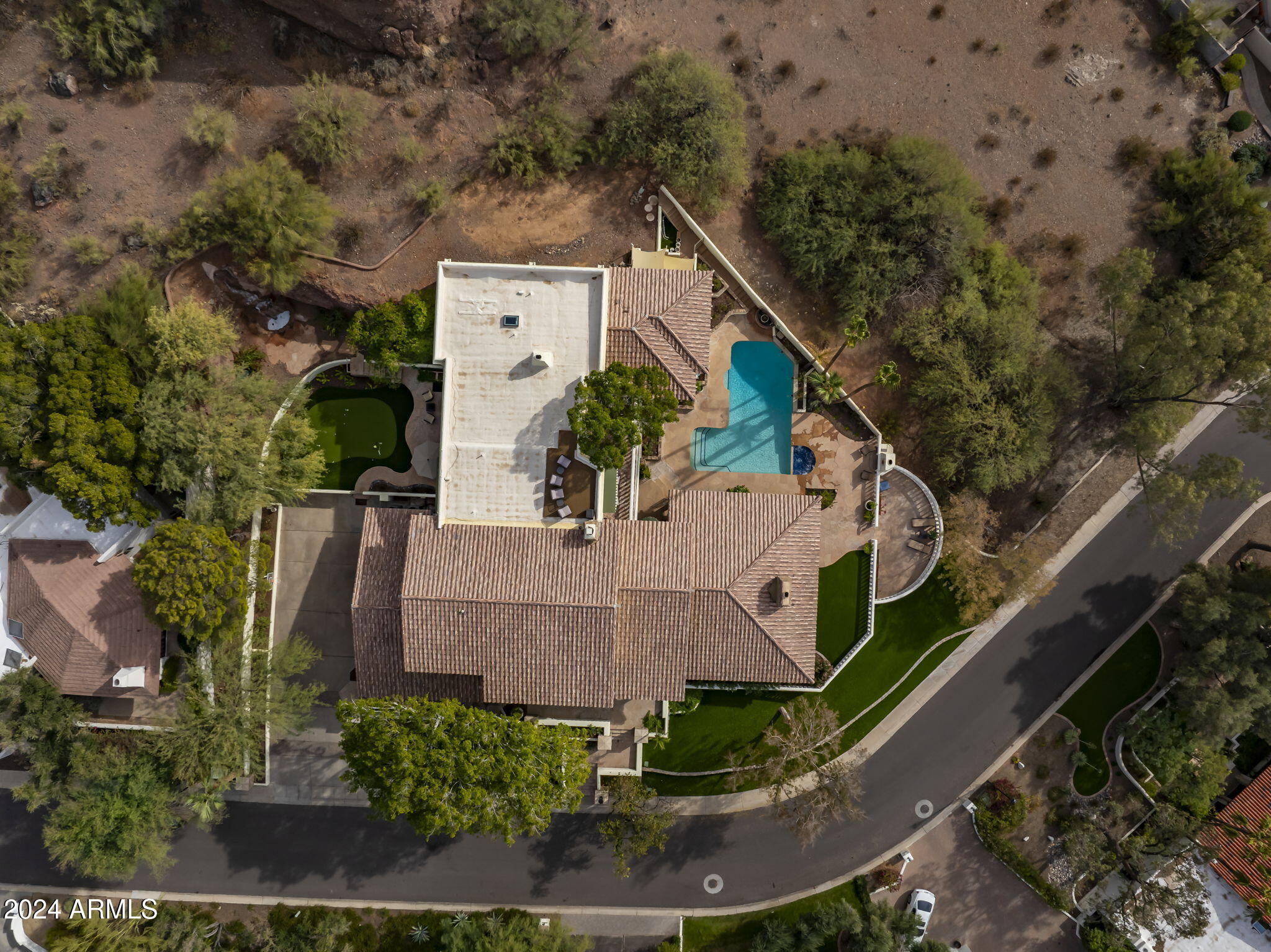 CAMELBACK CANYON - Residential