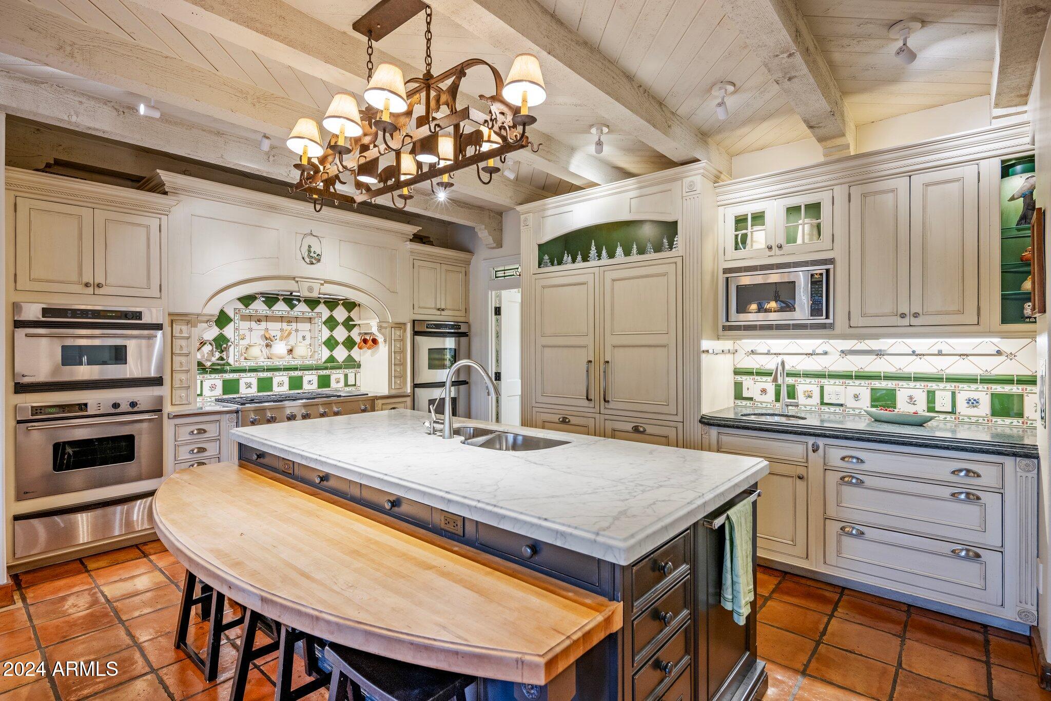 CAMELBACK CANYON - Residential