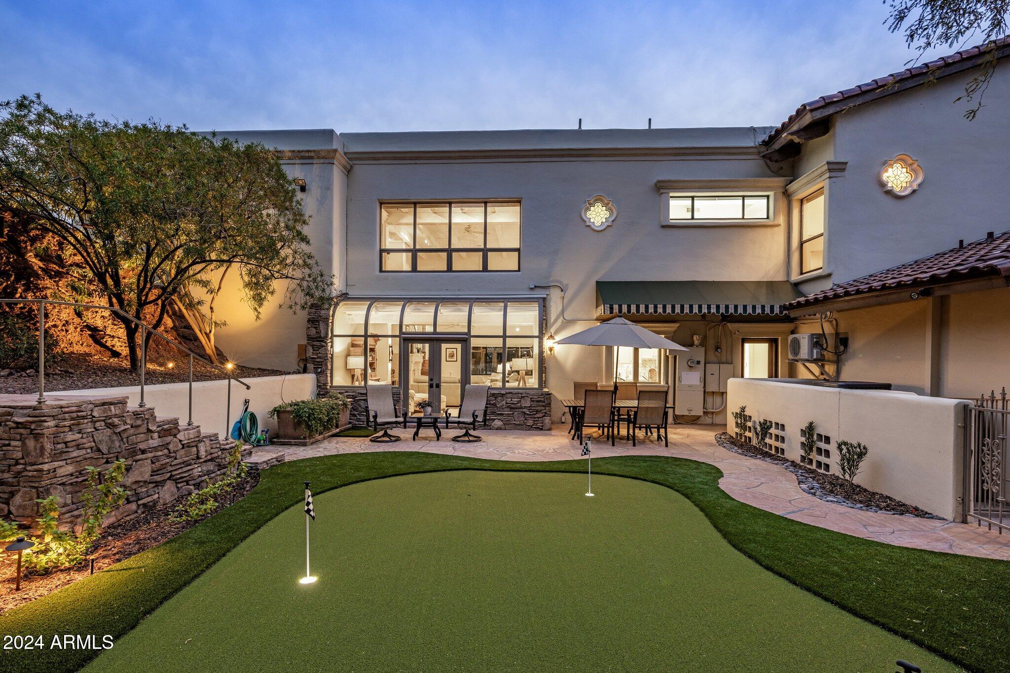 CAMELBACK CANYON - Residential