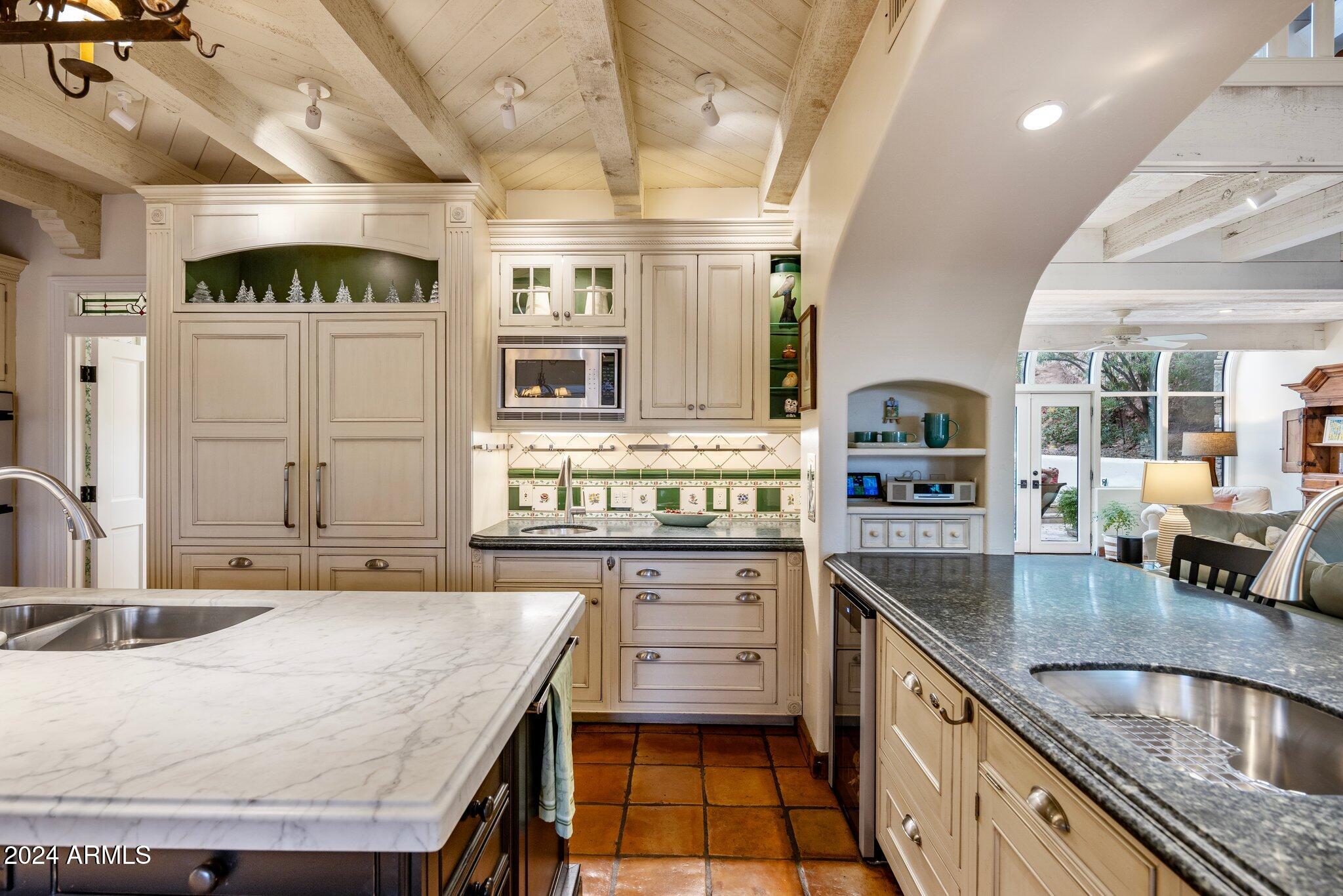 CAMELBACK CANYON - Residential