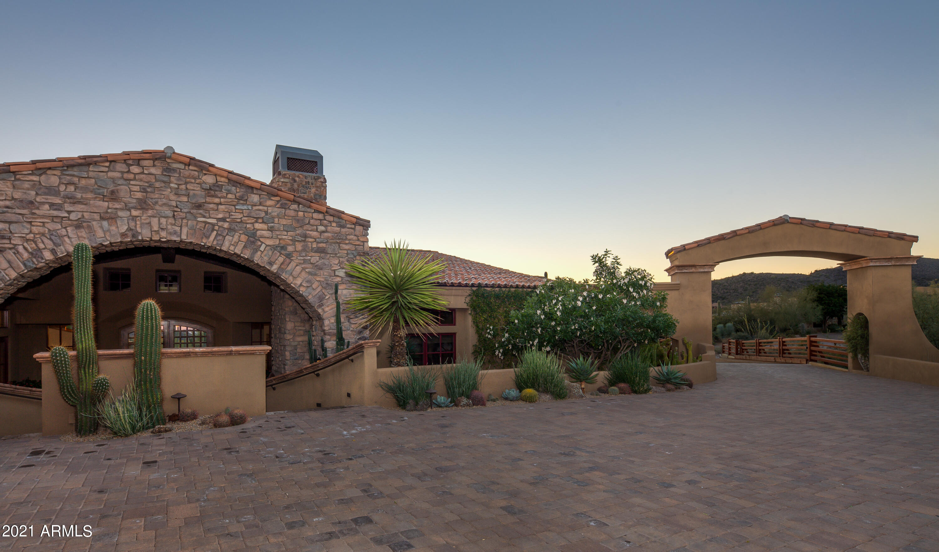 DESERT MOUNTAIN - Residential