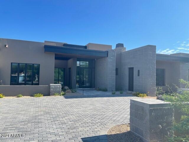 Spectacular new contemporary spec. located on the 12th green of the Mirabel Club golf course. Completion is scheduled for April 2021.