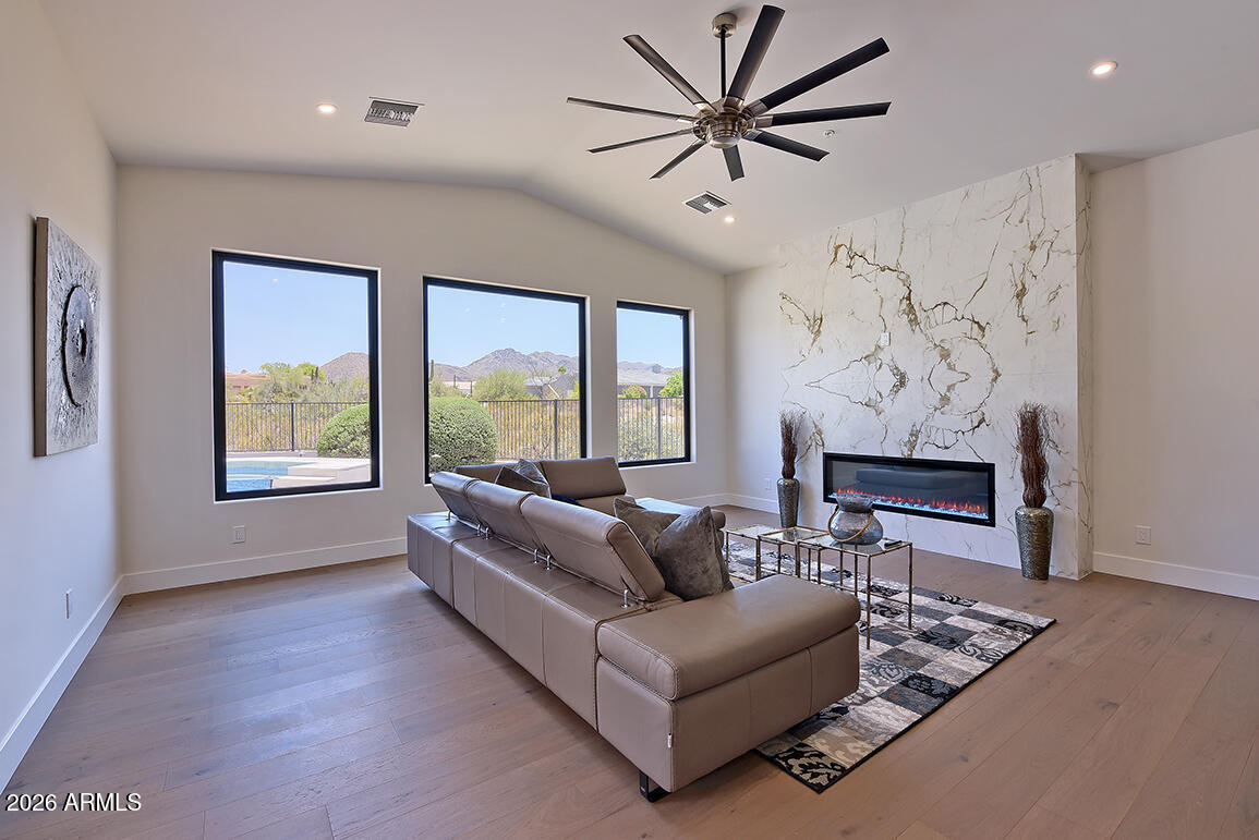 PINNACLE PEAK VISTAS 2 LOT 1-25 - Residential