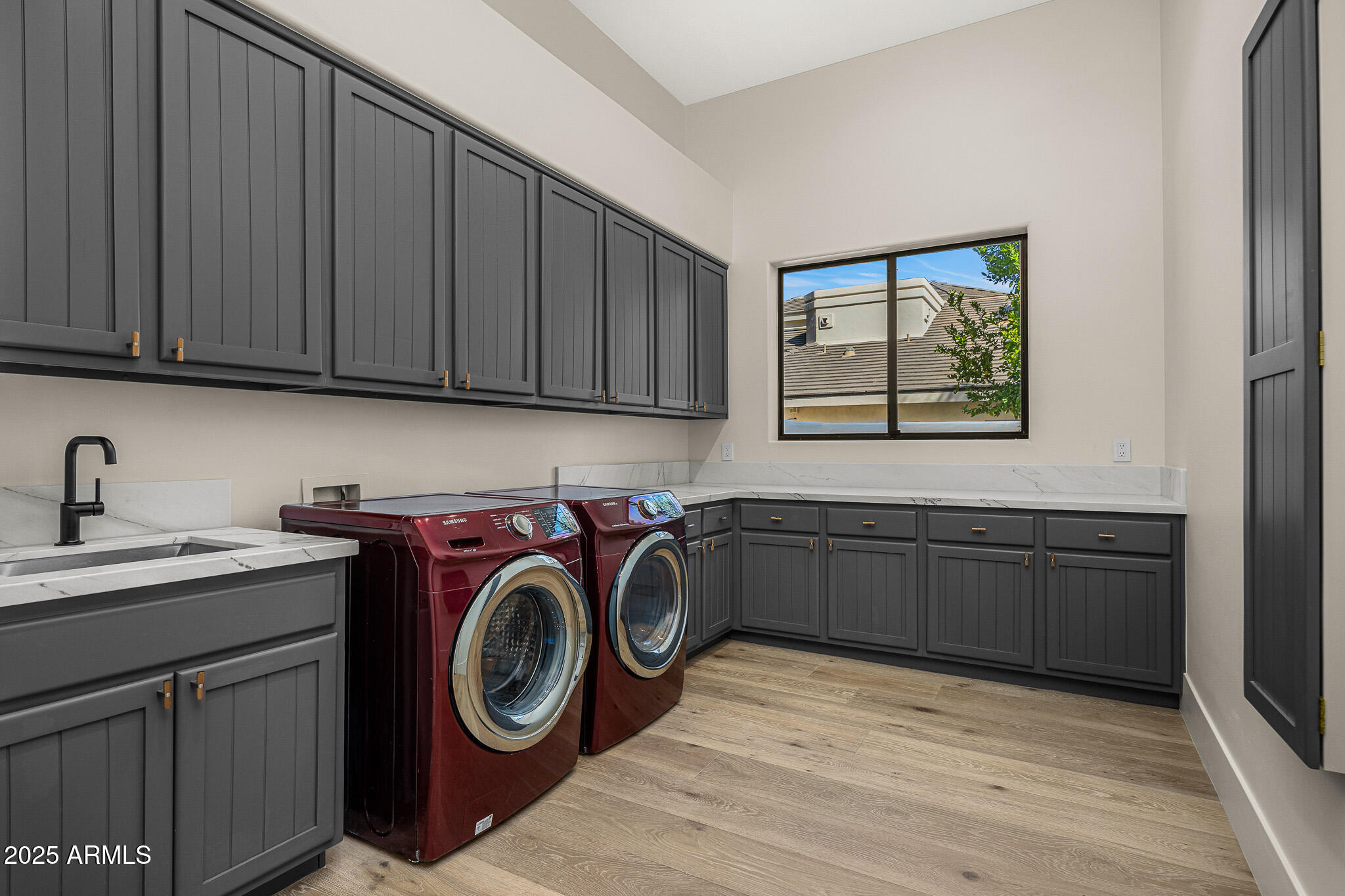 MERRILL CANTATIERRA LOT 1-49 PUT STS IND BEND WASH - Residential