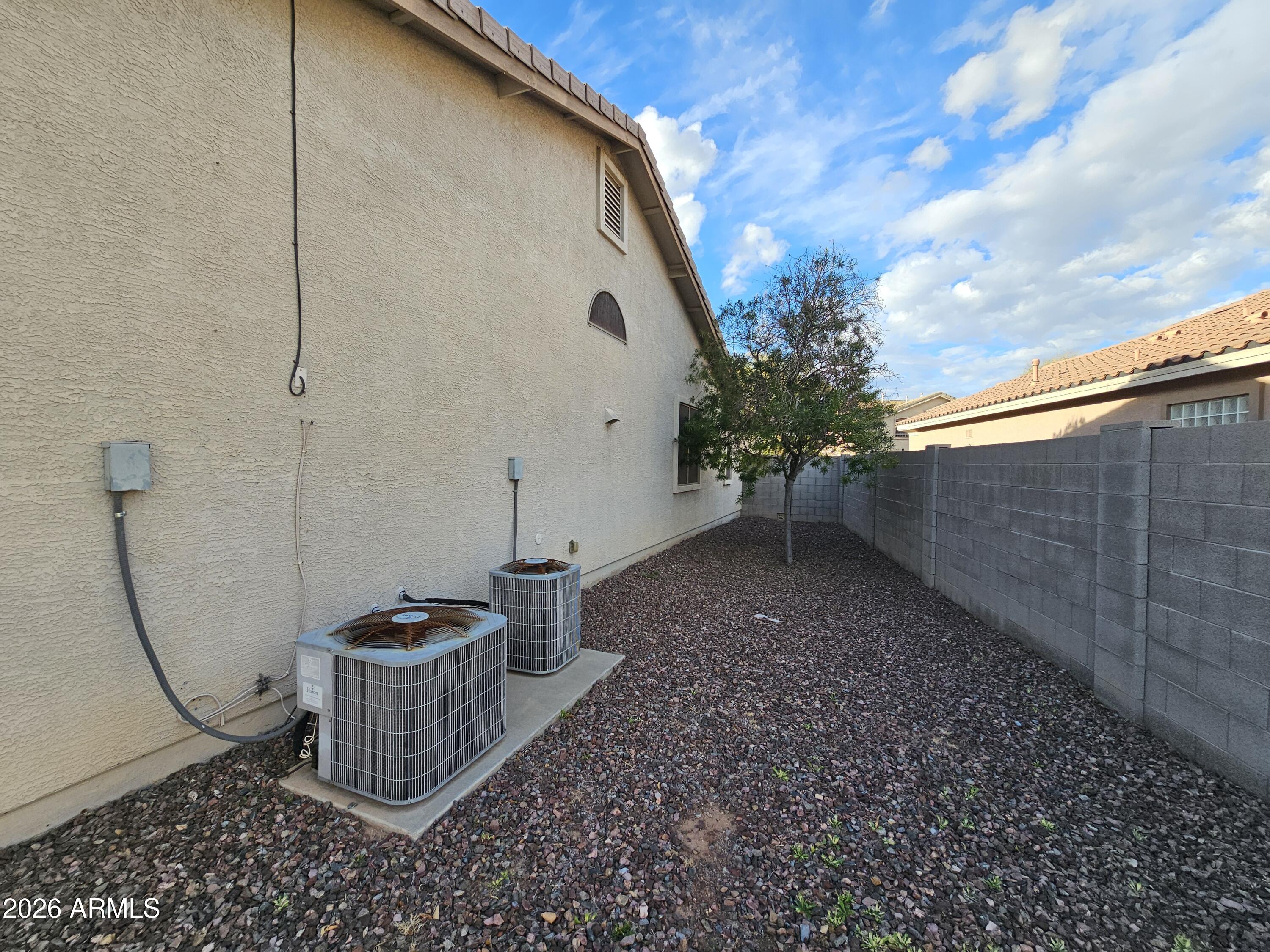 ROVEY FARM ESTATES SOUTH - Residential Lease