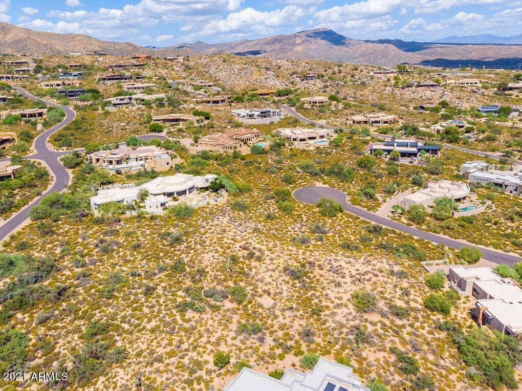 DESERT MOUNTAIN - Land