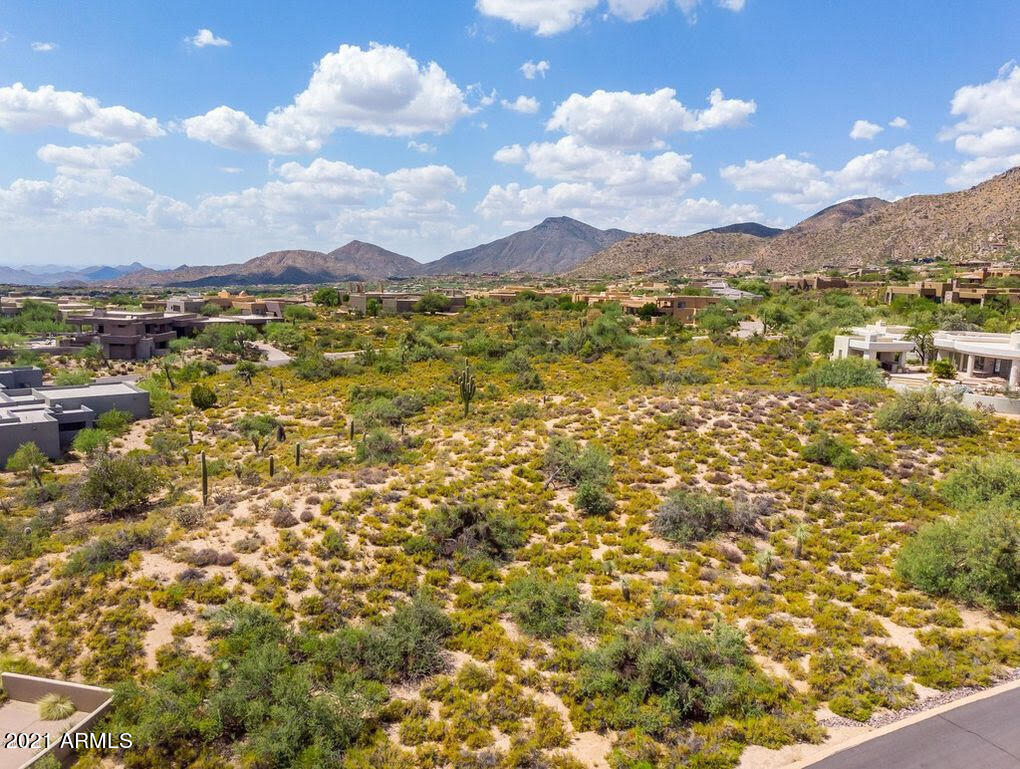 DESERT MOUNTAIN - Land