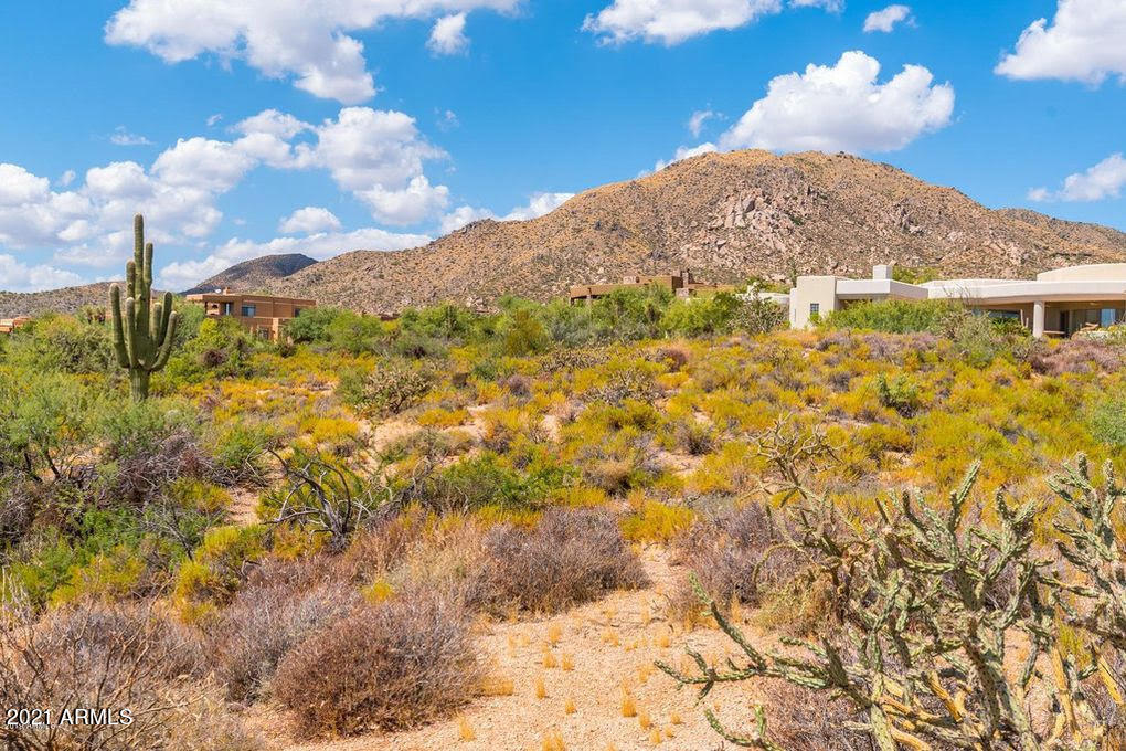 DESERT MOUNTAIN - Land