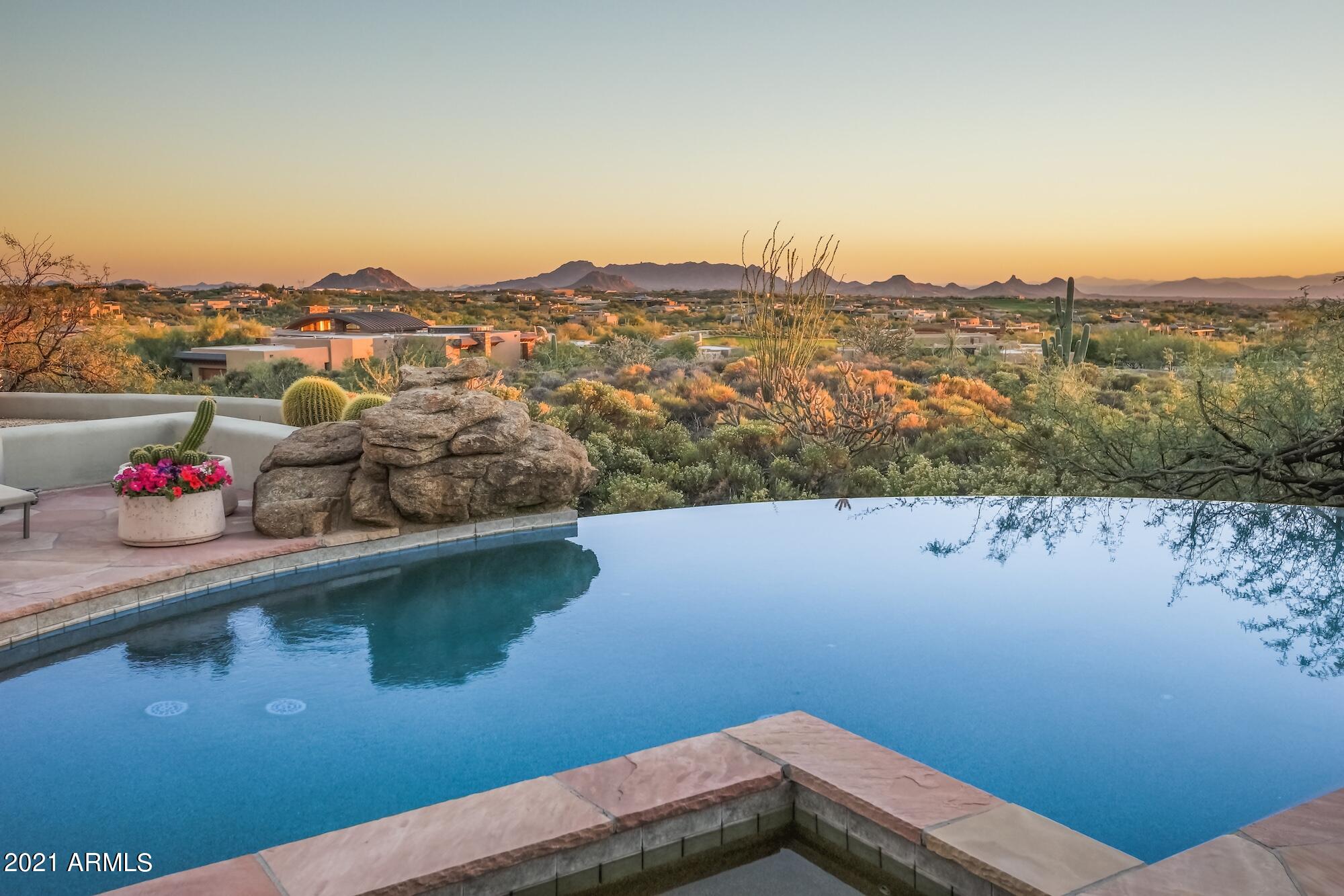DESERT MOUNTAIN - Land