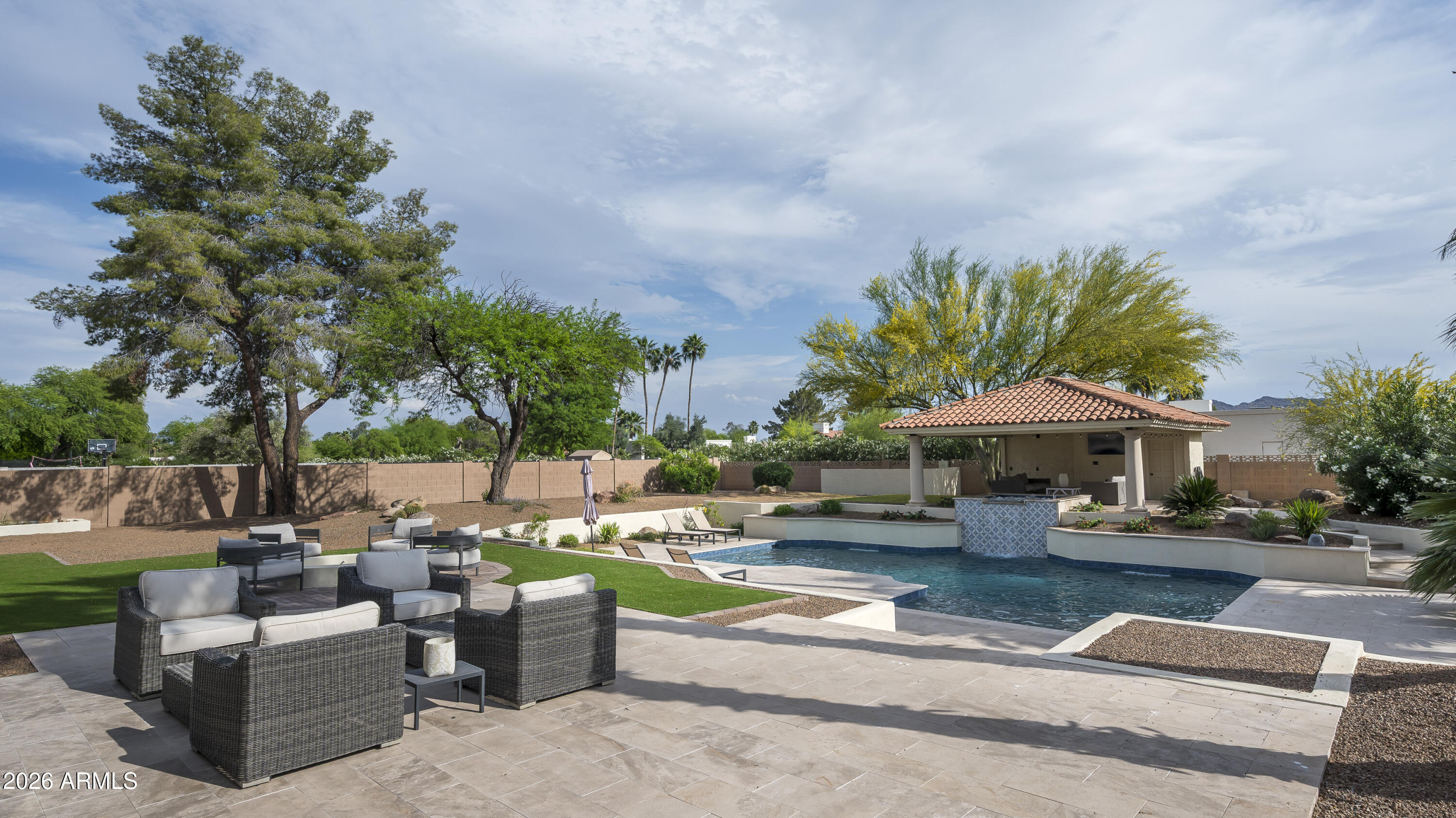 DESERT HOMES - Residential