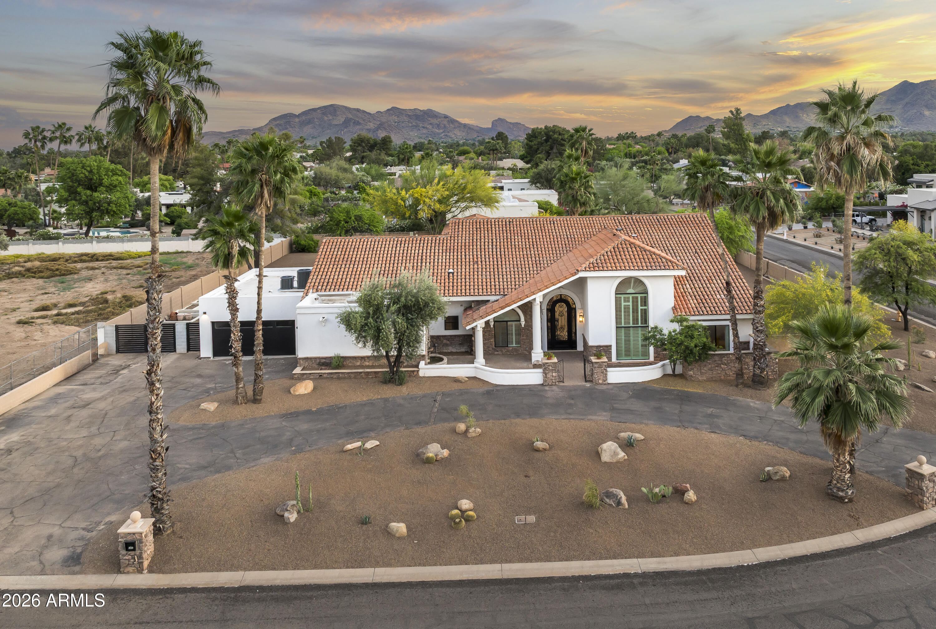 DESERT HOMES - Residential