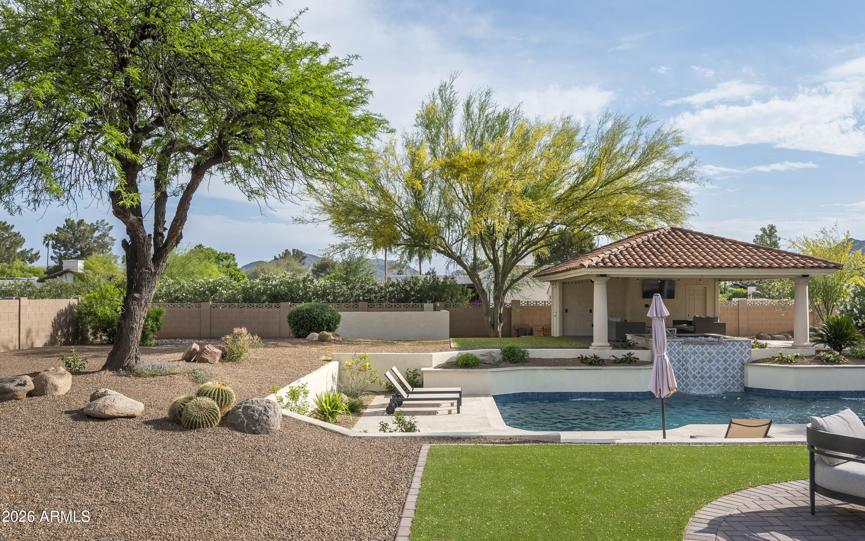 DESERT HOMES - Residential