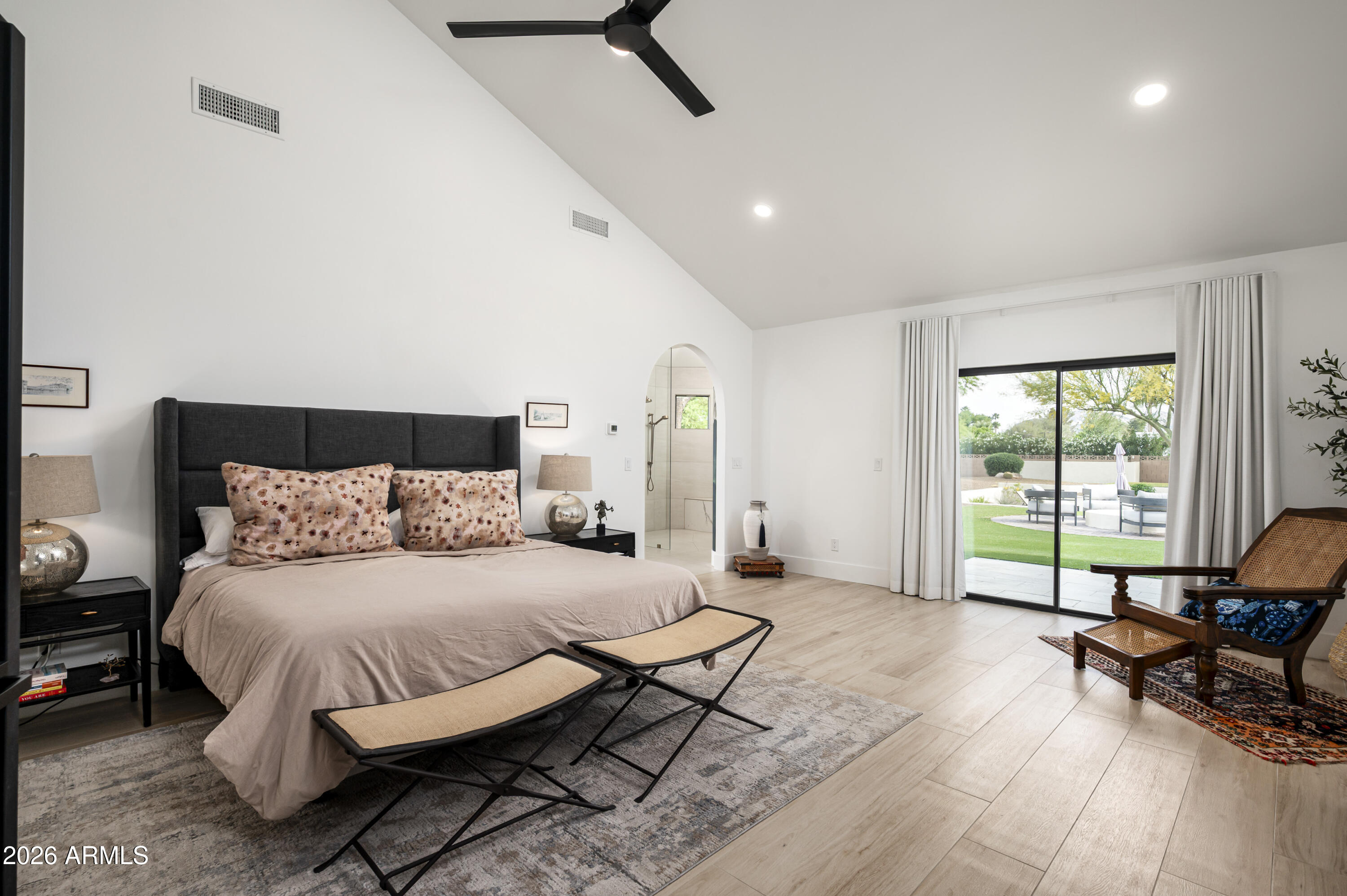 DESERT HOMES - Residential