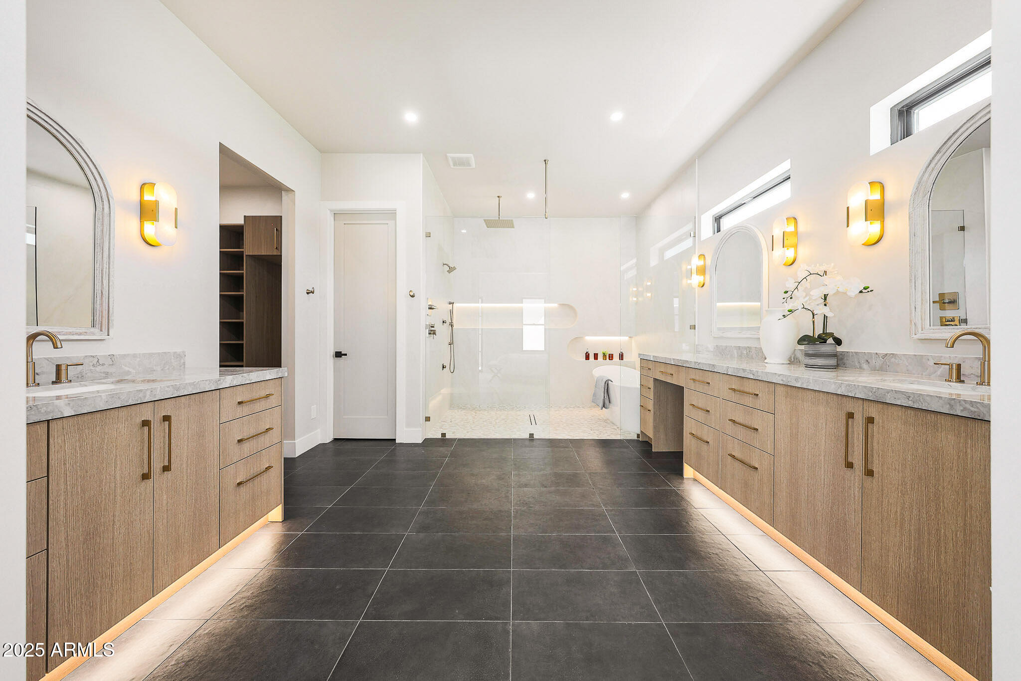 AVANT 1 UNIT 2 - Residential